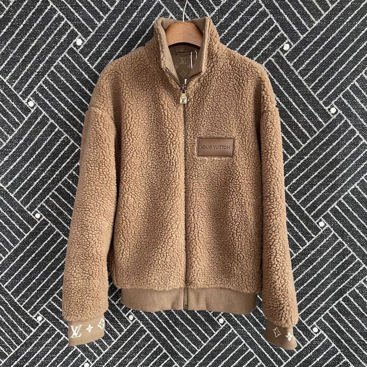 Louis Vuitton Brown Fuzzy Zip-Up Jacket Size M Size US M / EU 48-50 / 2 - 1 Thumbnail