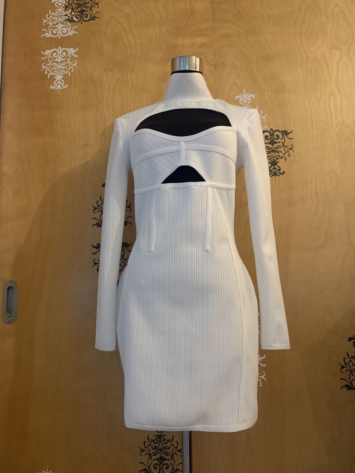 Designer White Cut Out Bodycon Mini Dress Size M / US 6-8 / IT 42-44 - 5 Thumbnail