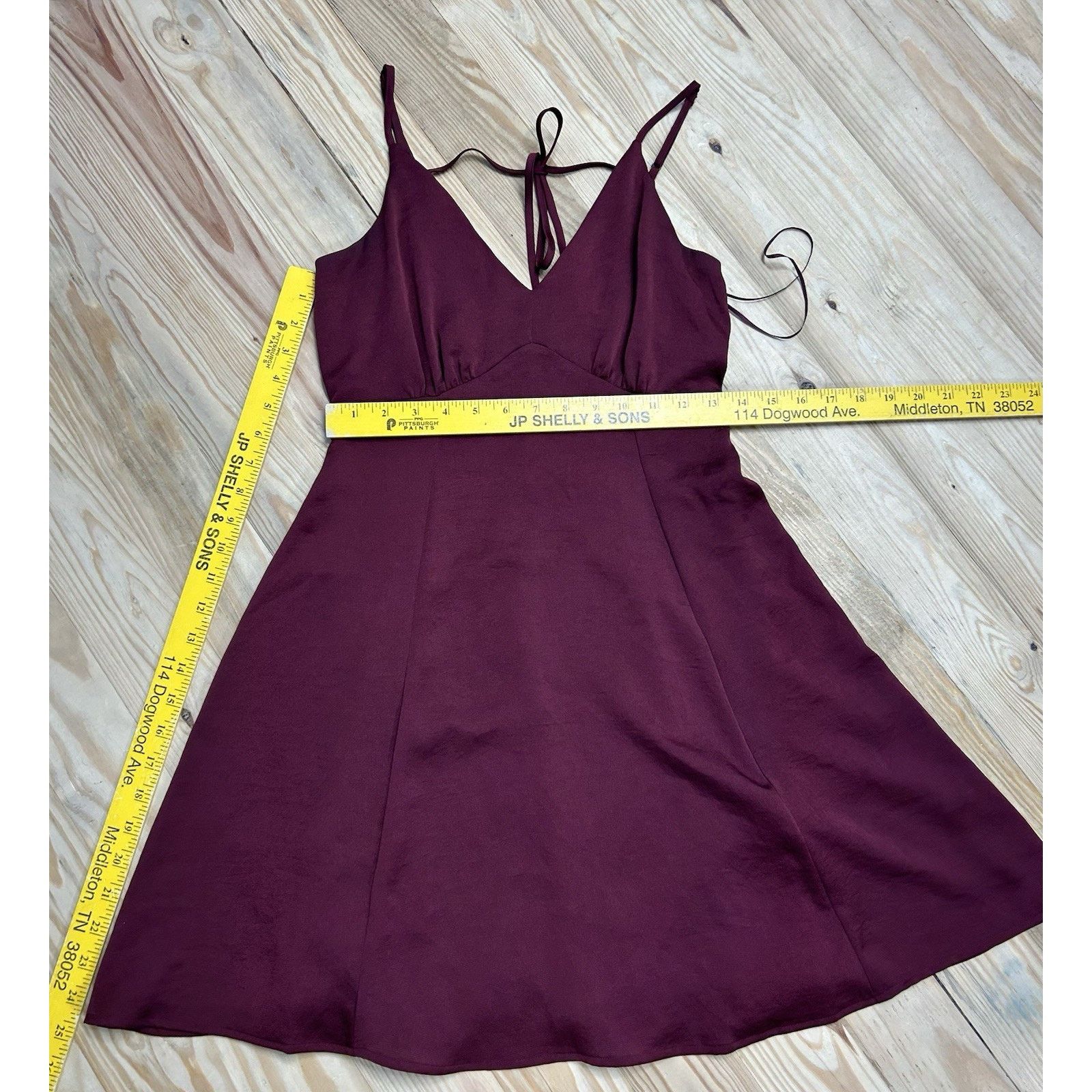 Express Express S Maroon Velvet Deep-V Back Mini Cocktail Dress. Size S / US 4 / IT 40 - 9 Thumbnail