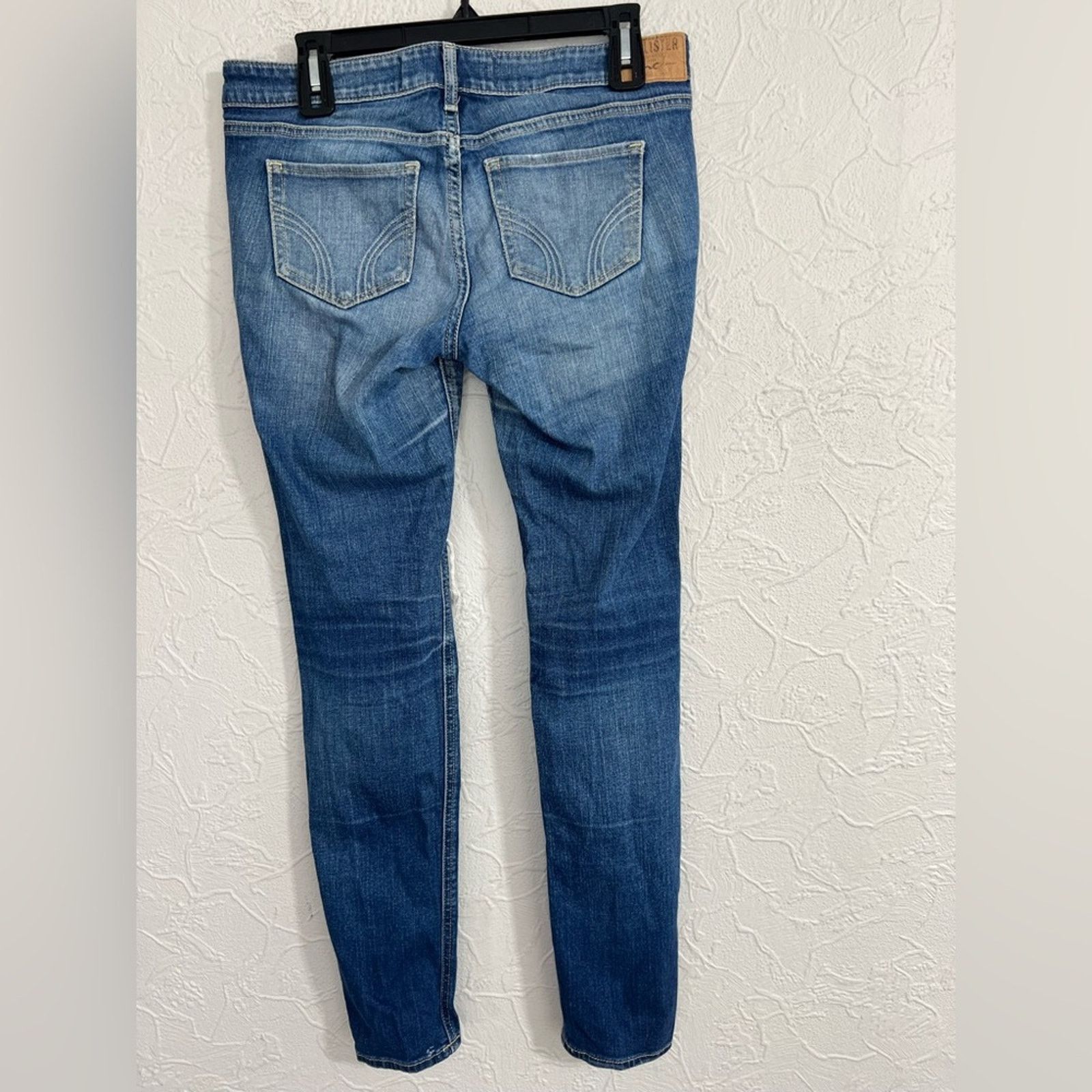 Hollister Hollister Straight Women Jeans, 9R 29 x 31, Distressed, Blue Size 29" - 2 Thumbnail