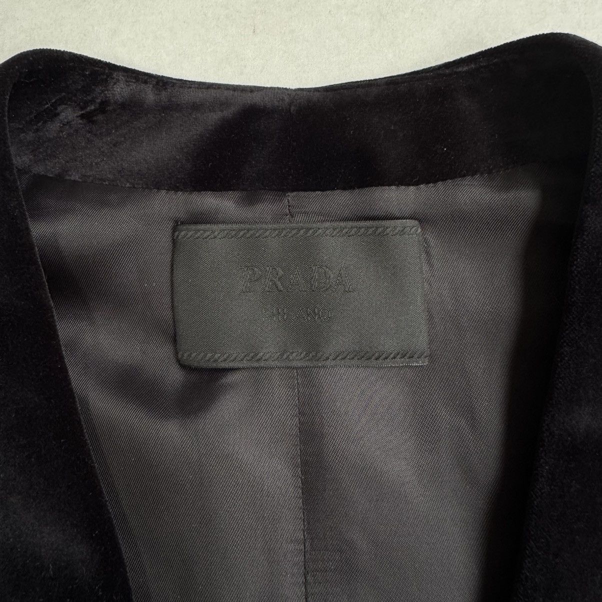 Prada Prada SS22 Logo Velour Vest Size US S / EU 44-46 / 1 - 4 Thumbnail