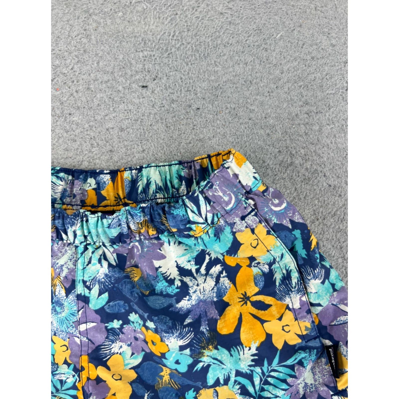 Patagonia Patagonia Shorts Women XS Blue Floral Barely Baggies 2.5" Nylon Logo Beach Hiking Walking 90s? Size 26" / US 2 / IT 38 - 5 Thumbnail