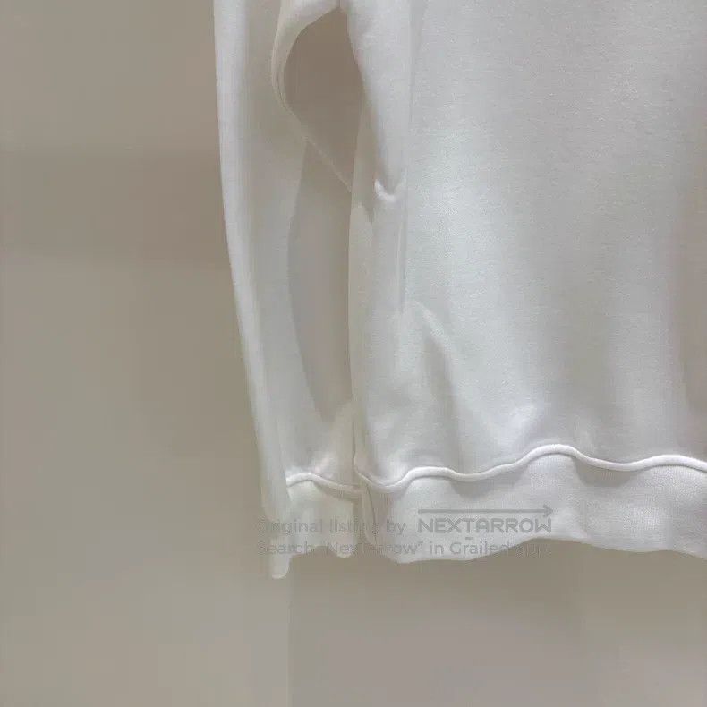 Louis Vuitton Louis Vuitton White chest logo zipper sweatshirt Size US S / EU 44-46 / 1 - 5 Thumbnail