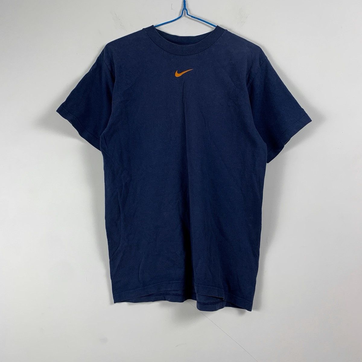 Nike × Vintage Vintage Nike Center Swoosh T-Shirt Blue Size US S / EU 44-46 / 1 - 1 Thumbnail