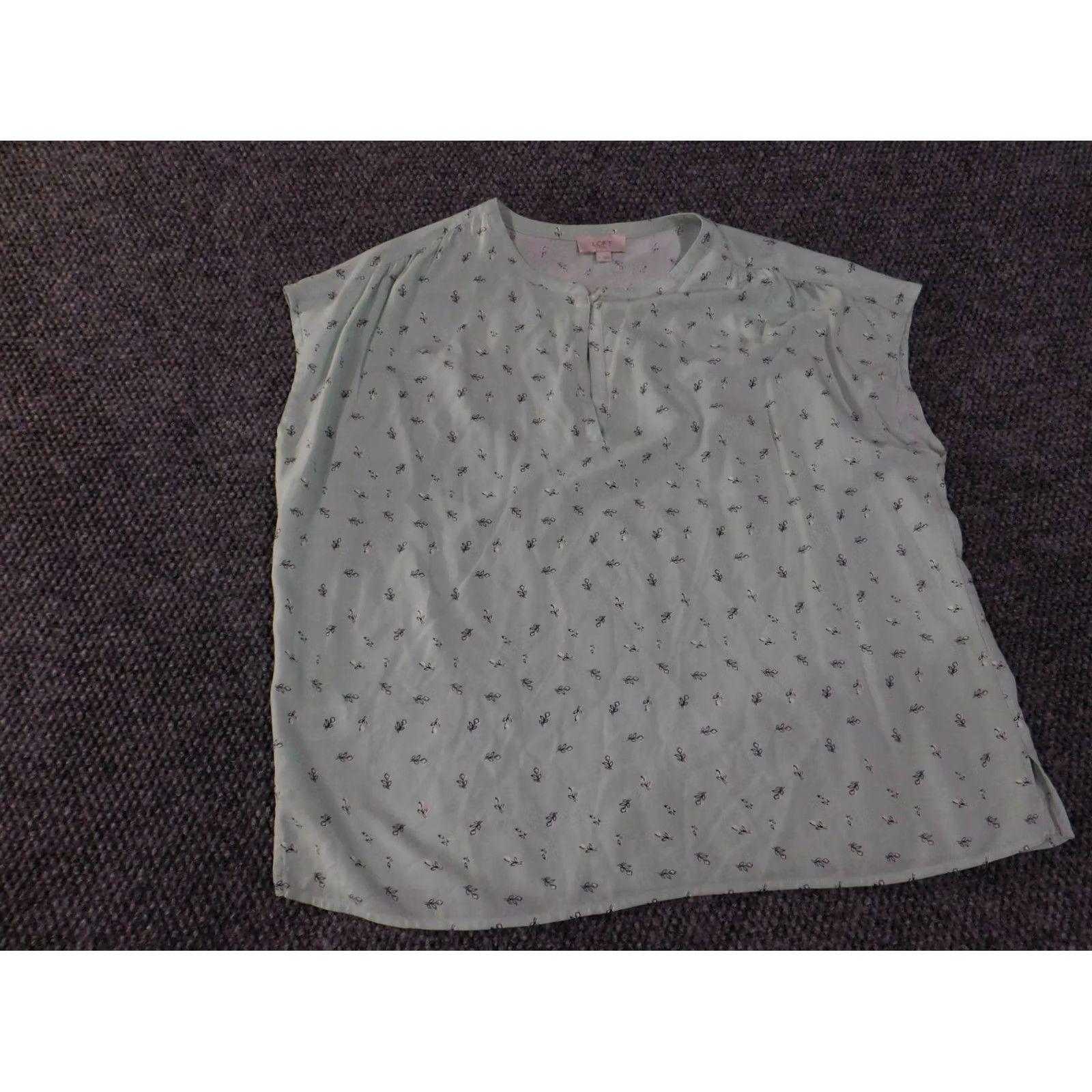 Ann Taylor Ann Taylor Loft Blouse Shirt Womens Large Green Floral Sleeveless Button Rayon Henley Casual Regular Size L / US 10 / IT 46 - 3 Thumbnail