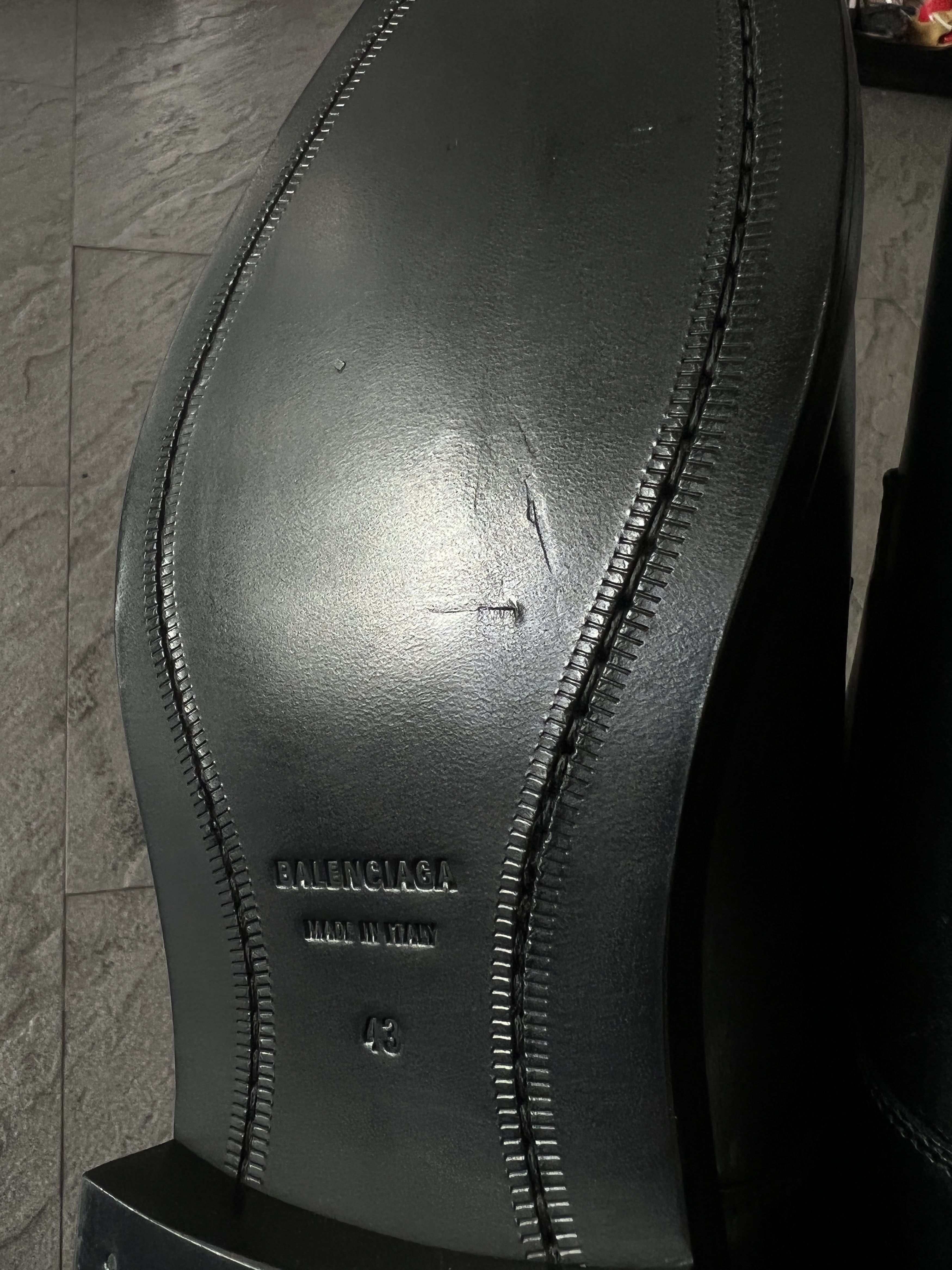 Balenciaga Balenciaga Black Leather Derby Shoes Logo Sole 43 Size US 10 / EU 43 - 11 Thumbnail