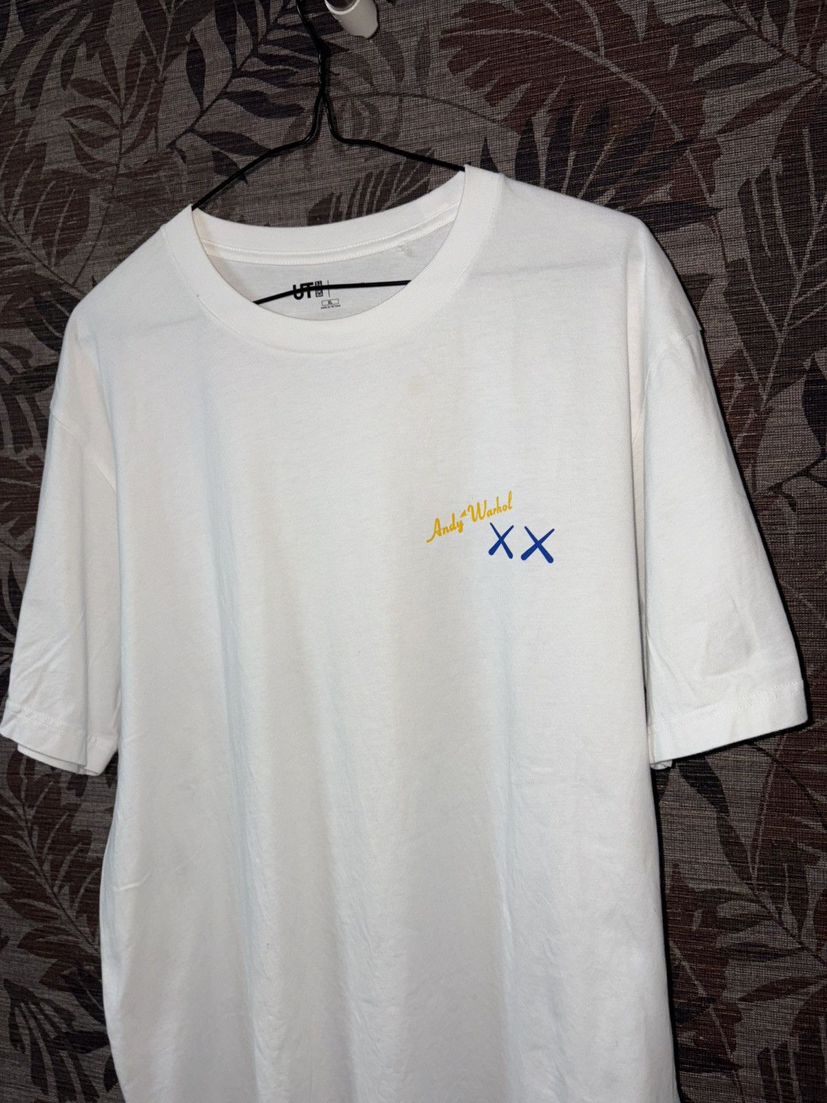 Kaws × Uniqlo Uniqlo x Kaws T Shirt Size US XL / EU 56 / 4 - 3 Thumbnail