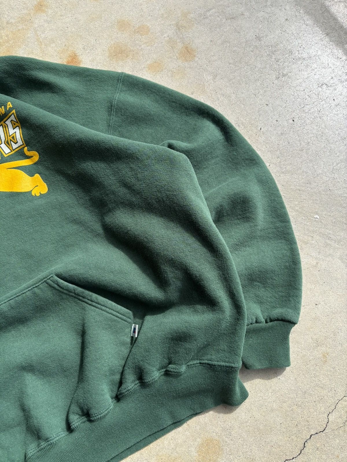 Russell Athletic Vintage 90s Uni Regina Cougers Boxy Russell Athletic Hoodie Size US XXL / EU 58 / 5 - 5 Thumbnail