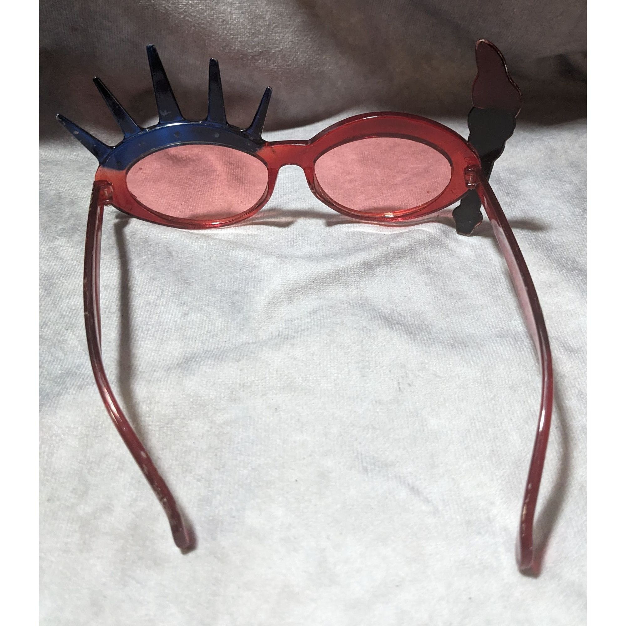 Other Lady Liberty Red And Blue Fashion Sunglasses Size ONE SIZE - 4 Thumbnail