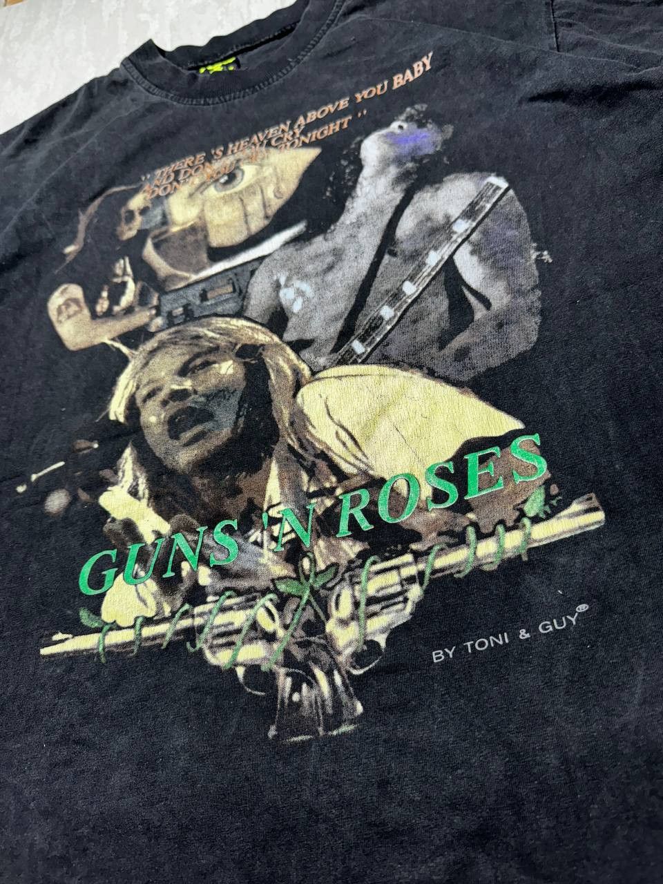 Band Tees Vintage Guns N Roses 1996 Official Tony&Guy Licensed Product Size US M / EU 48-50 / 2 - 5 Thumbnail
