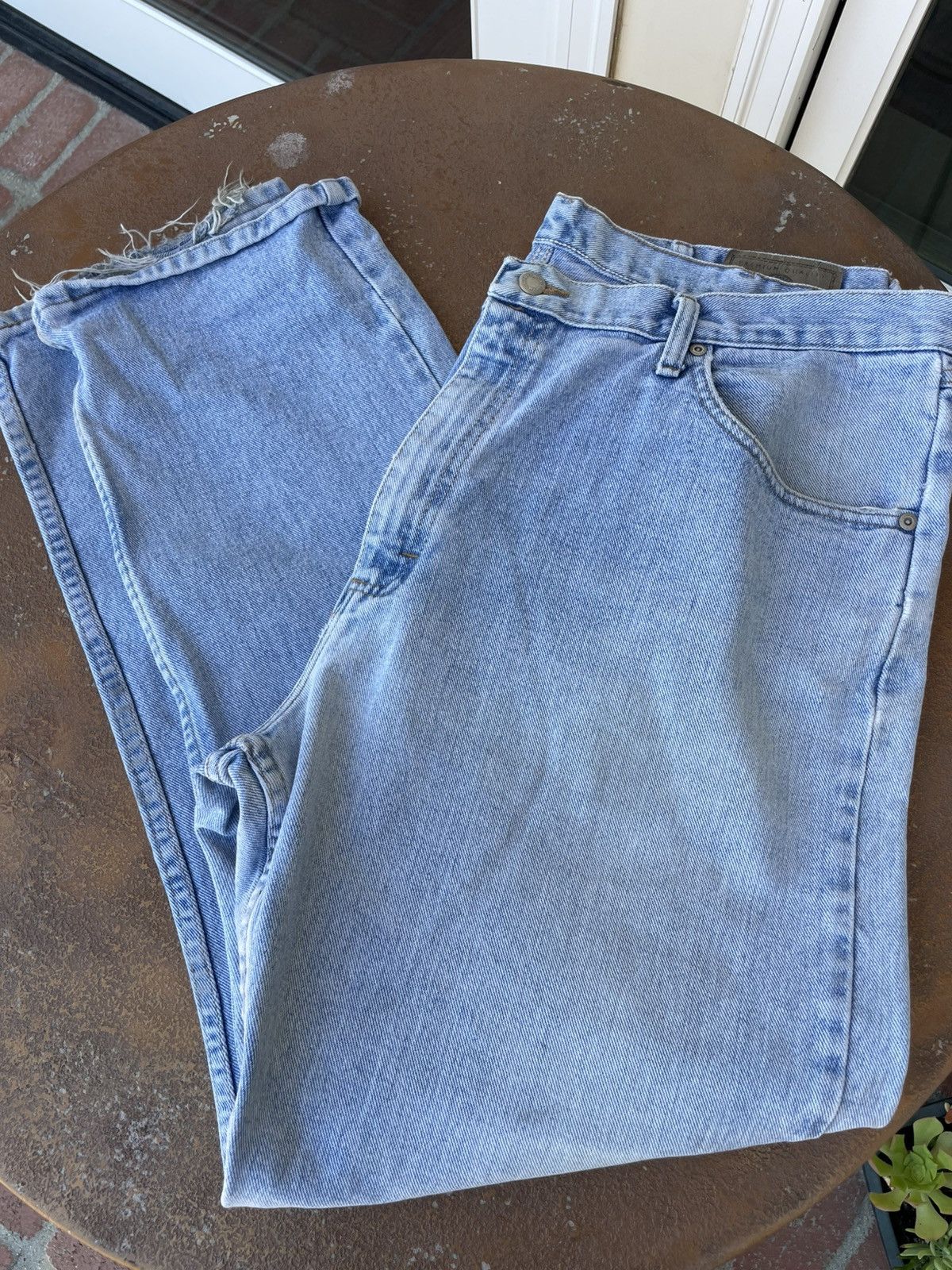 Levi's × Vintage × Wrangler Men’s vintage Wrangler blue denim light wash jeans jeans Size US 40 / EU 56 - 1 Thumbnail