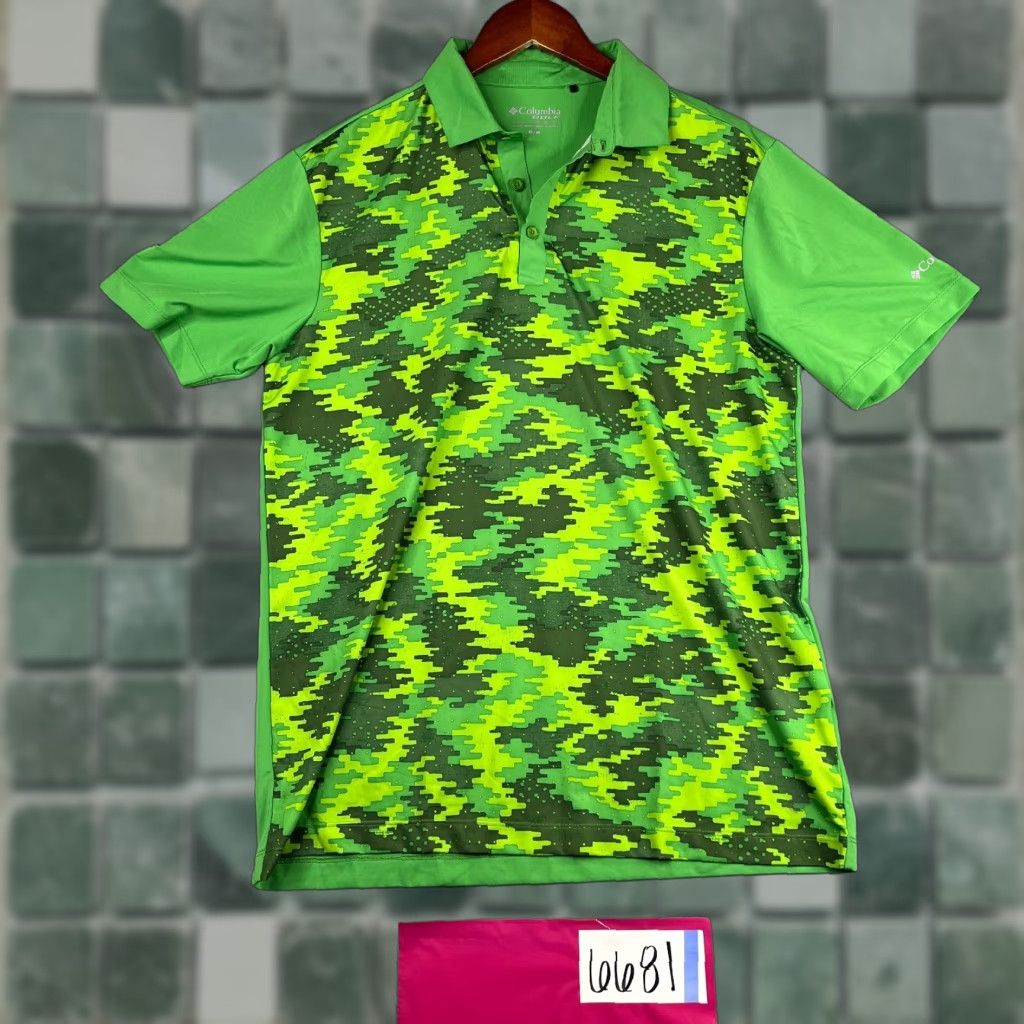 Vintage Columbia Polo Shirt Medium Green Digital Camouflage Performance Stretch Men Polo Shirt Short Sleeve Collared Button Closure Regular Fit Golf Size US M / EU 48-50 / 2 - 1 Thumbnail