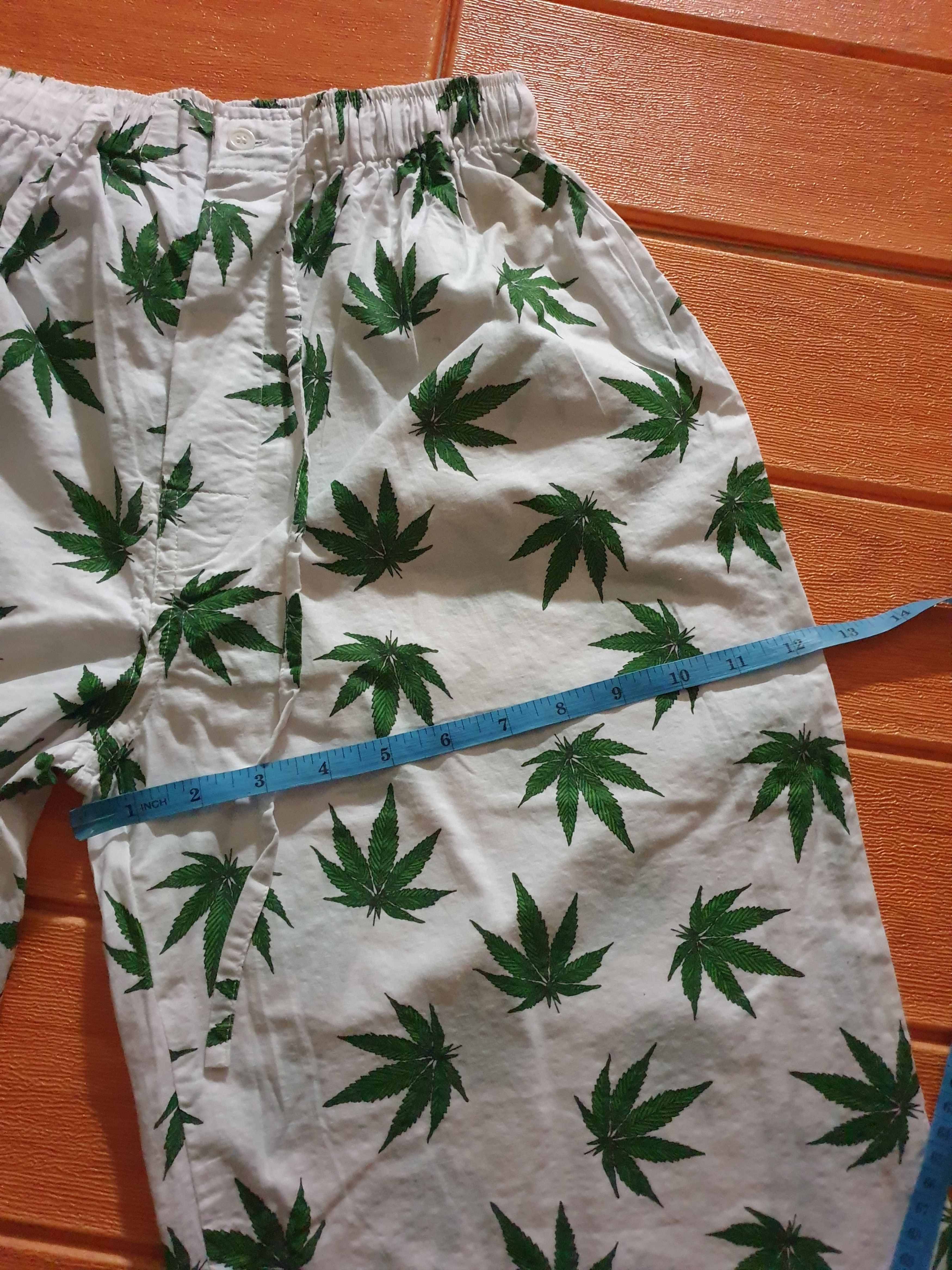 Japanese Brand Marijuana leaf short pant Size US 30 / EU 46 - 9 Thumbnail