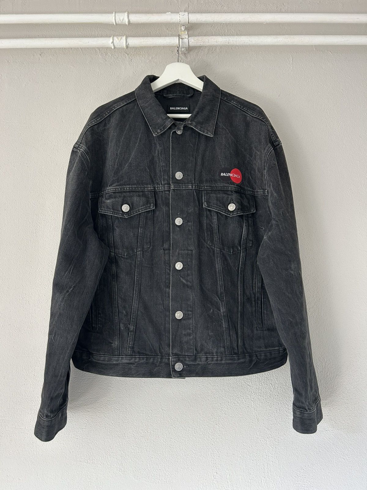 Balenciaga Oversized “Mastercard” Logo Denim Jacket – Size 46 Size US S / EU 44-46 / 1 - 1 Thumbnail