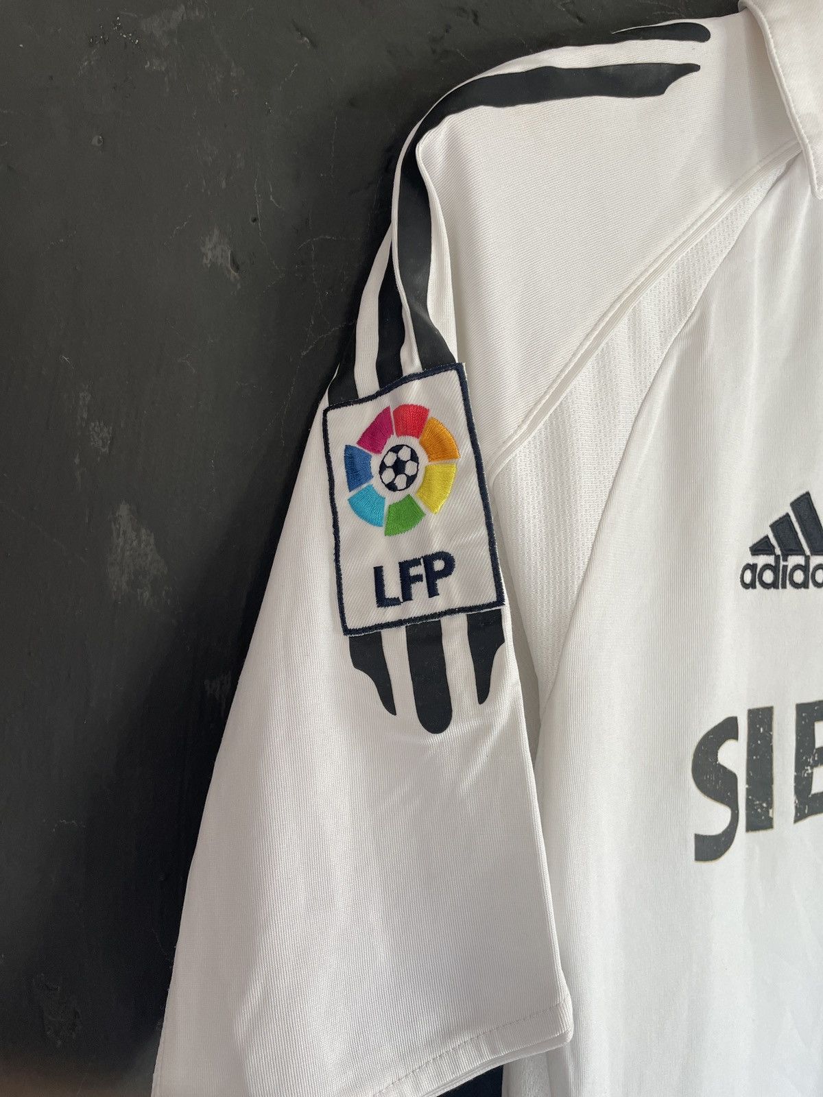 Adidas Adidas Real Madrid Jersey 2005 Siemens Size US M / EU 48-50 / 2 - 5 Thumbnail