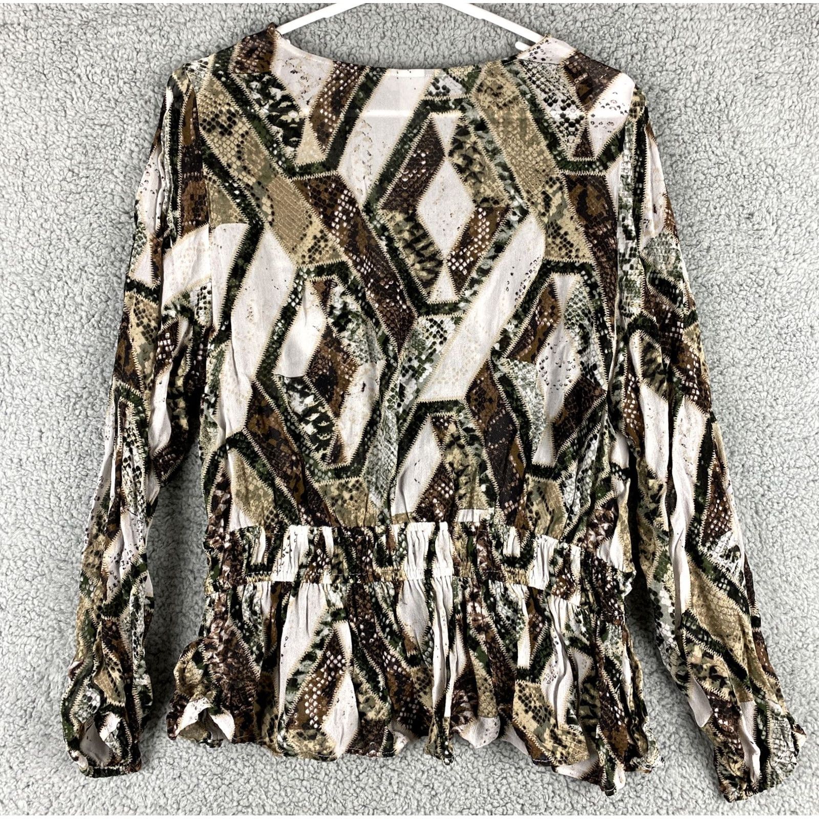 H&M H&M Blouse Women Regular Size 8 Multicolor Polyester Button Long Sleeve Colorblock Classic Modern Shirt Women Mens? Size M / US 6-8 / IT 42-44 - 5 Thumbnail