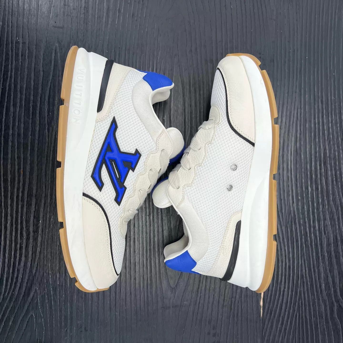 Louis Vuitton LV Classic White & Blue Size UK6/40 Worn Twice Size US 7 / EU 40 - 3 Thumbnail