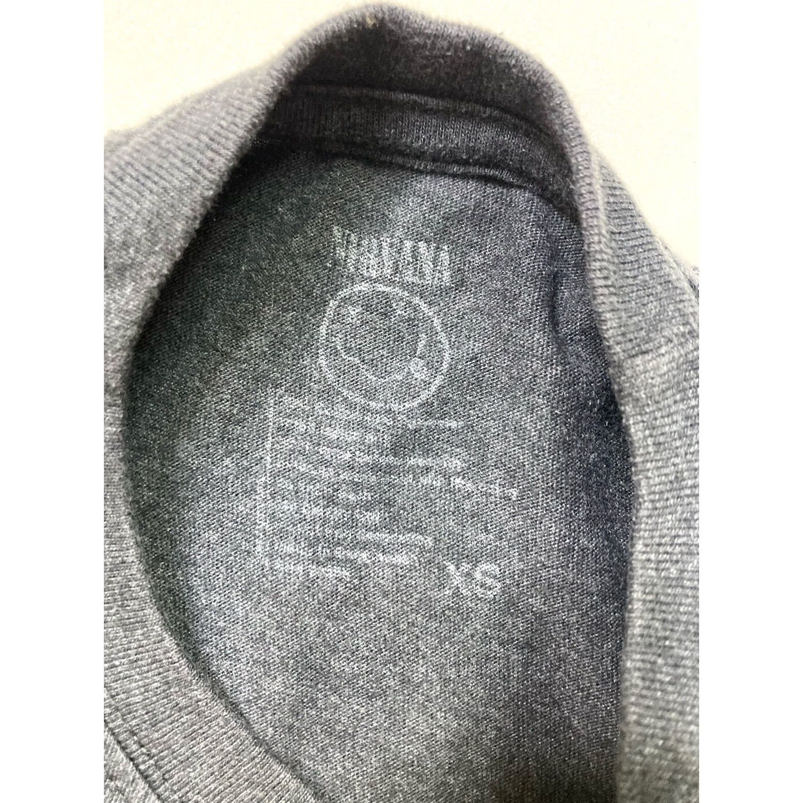 Logo 7 Nirvana Shirt Women XS Gray Short Sleeve Crew Neck Logo Crop T-Shirt Music Retro Pix Size XS / US 0-2 / IT 36-38 - 4 Thumbnail