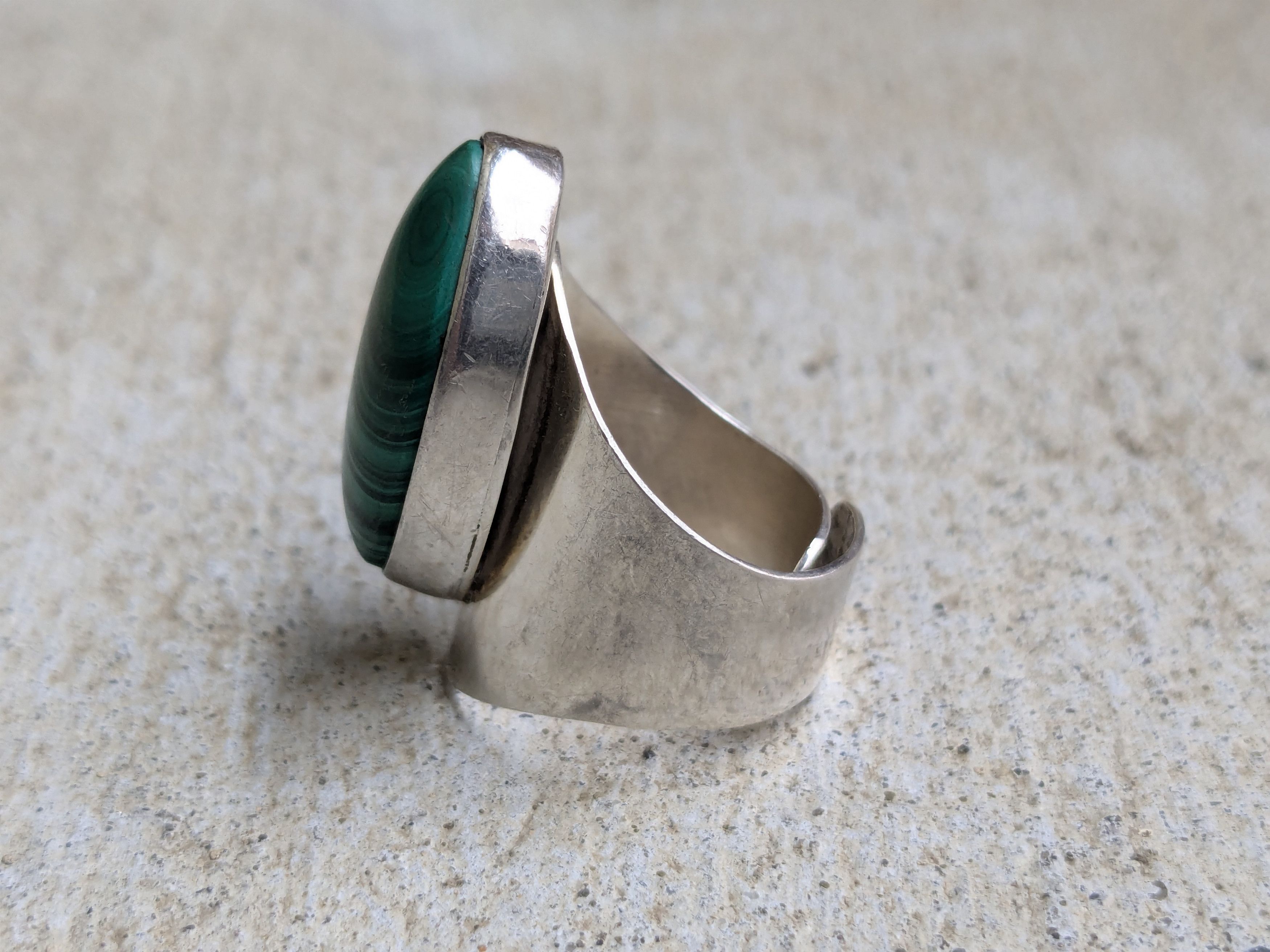 Jewelry Vintage Sterling Silver Ring Green Malachite Modern Abstract Size ONE SIZE - 4 Thumbnail