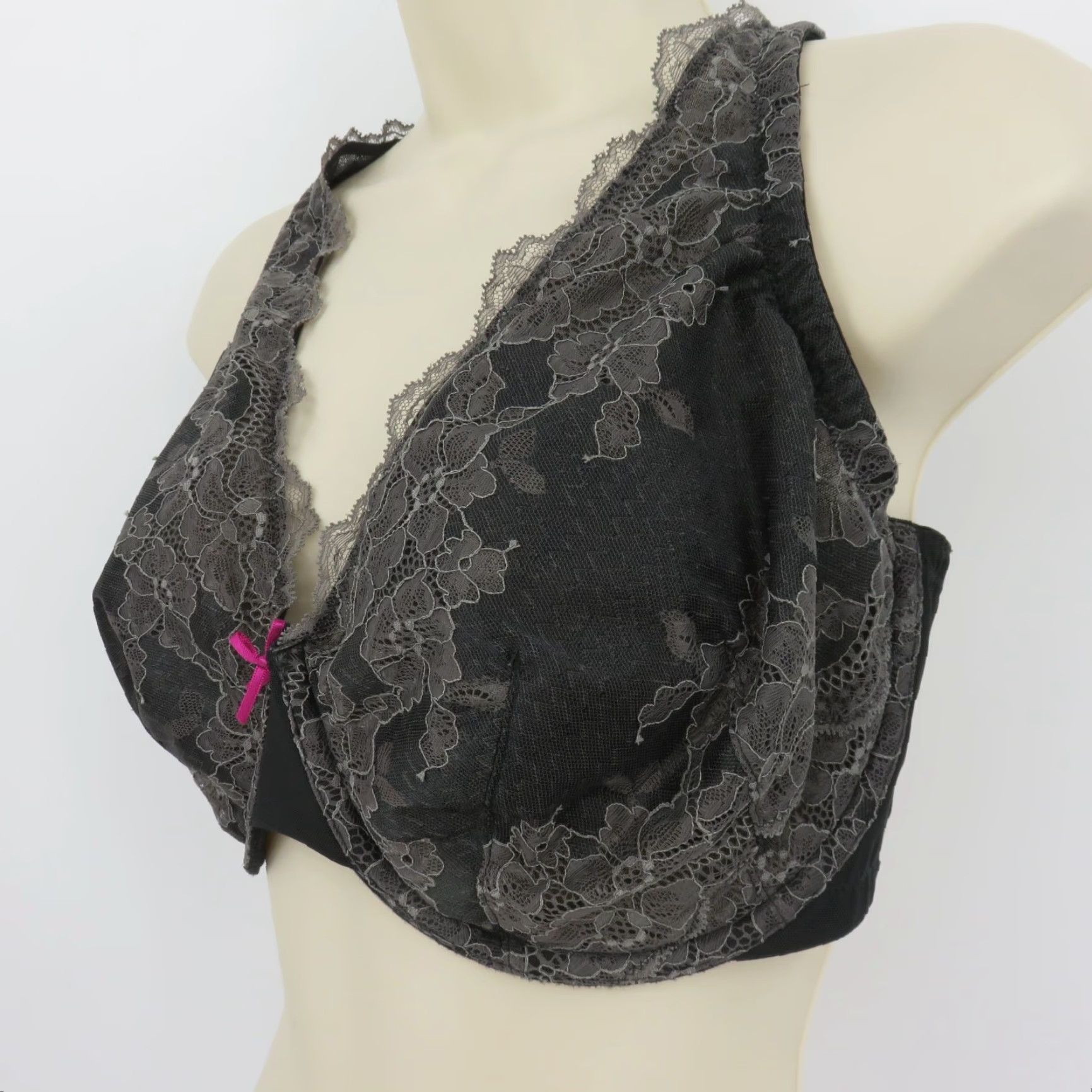 Vintage **Cacique 44D Underwired Lightly Lined Full Coverage Bra Black** User: **Cacique 44D Lightly Lined Full Coverage Bra Black** Size ONE SIZE - 4 Thumbnail