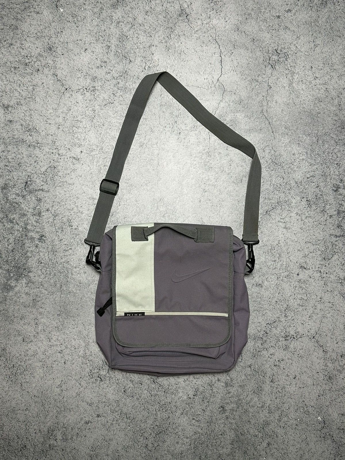 Nike Shoulder Bag Crossbody Messenger in Purple, Men's