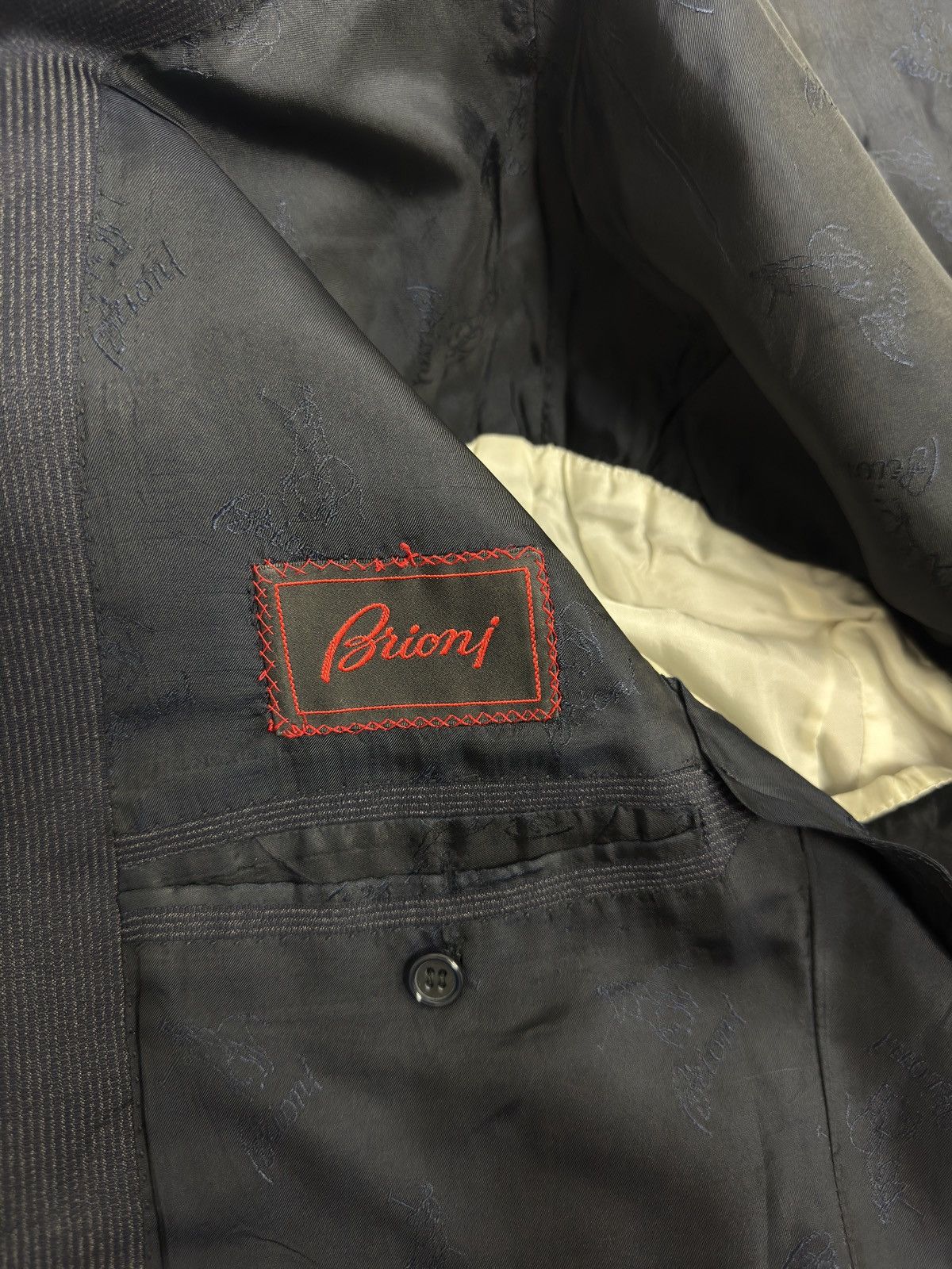 Brioni Brioni Made in Italy Vintage Peak Lapel Silk Jacket 40 R Size 40R - 10 Thumbnail