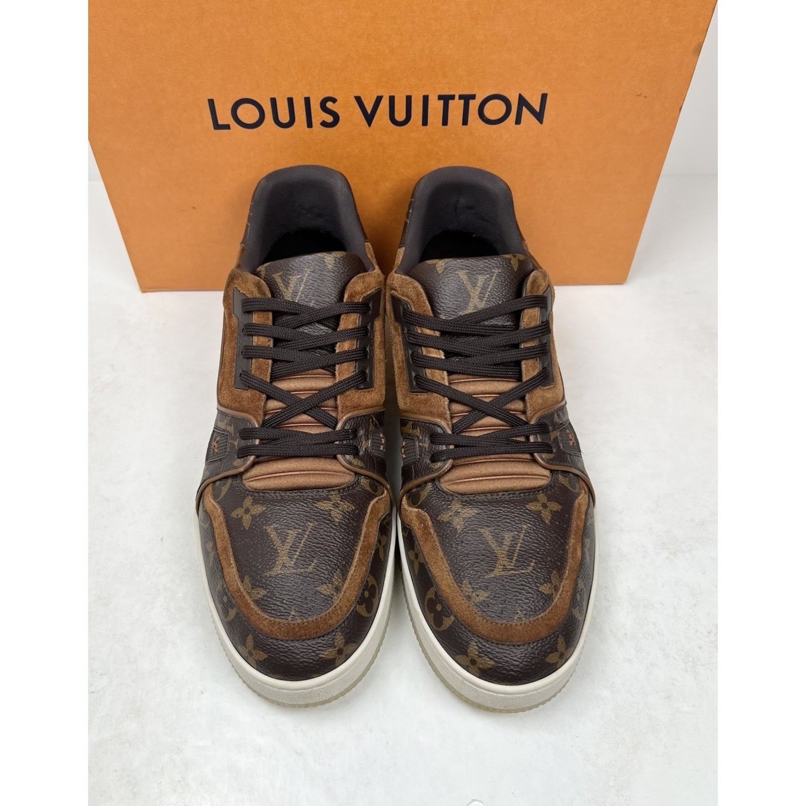 Louis Vuitton Size 8.5LV/9.5US - Louis Vuitton Brown Suede Size US 9.5 / EU 42-43 - 3 Thumbnail