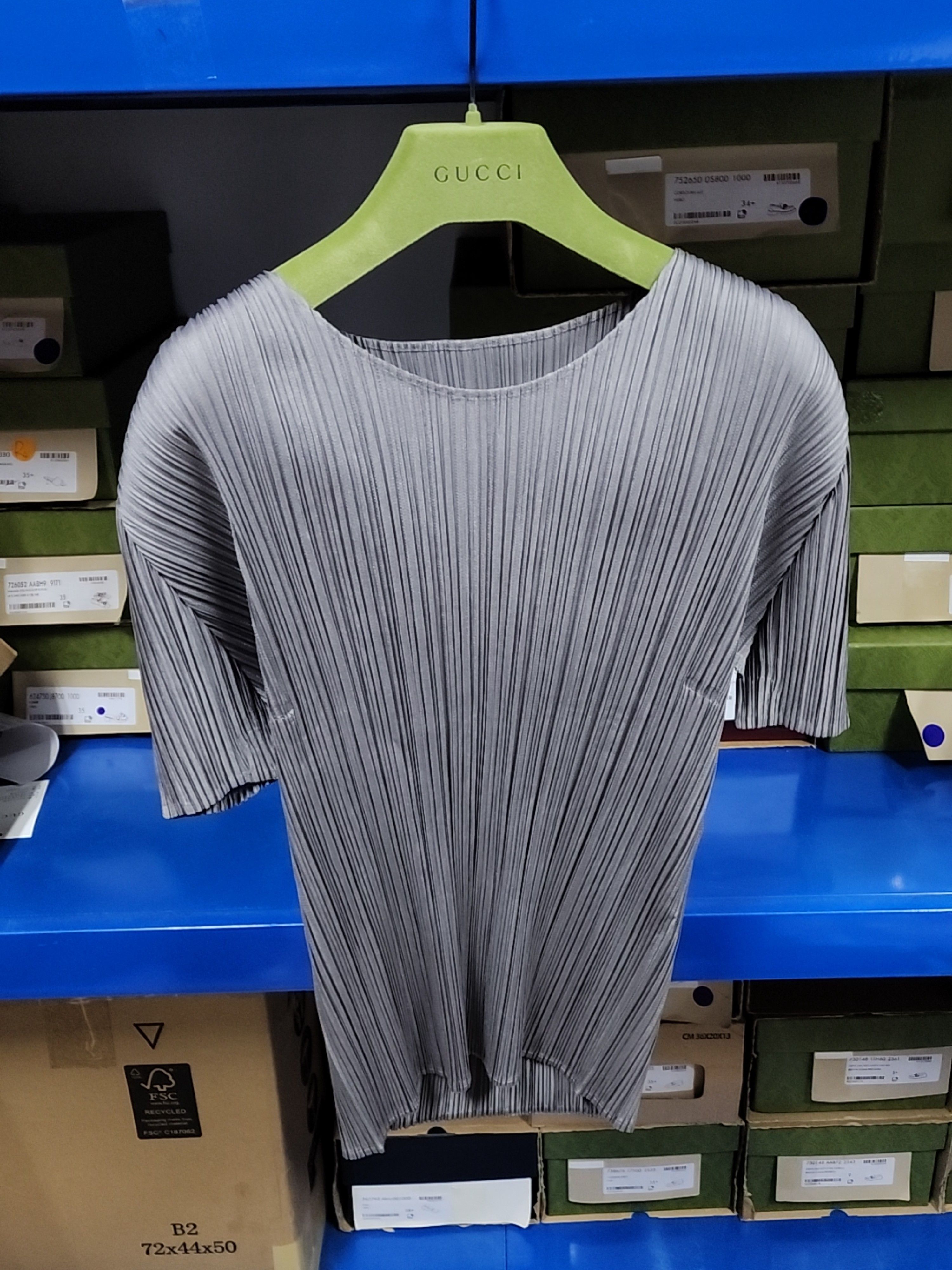 Pleats Please Issey Miyake PLEATS PLEASE ISSEY MIYAKE Pleated Top Size 3 Size M / US 6-8 / IT 42-44 - 1 Thumbnail