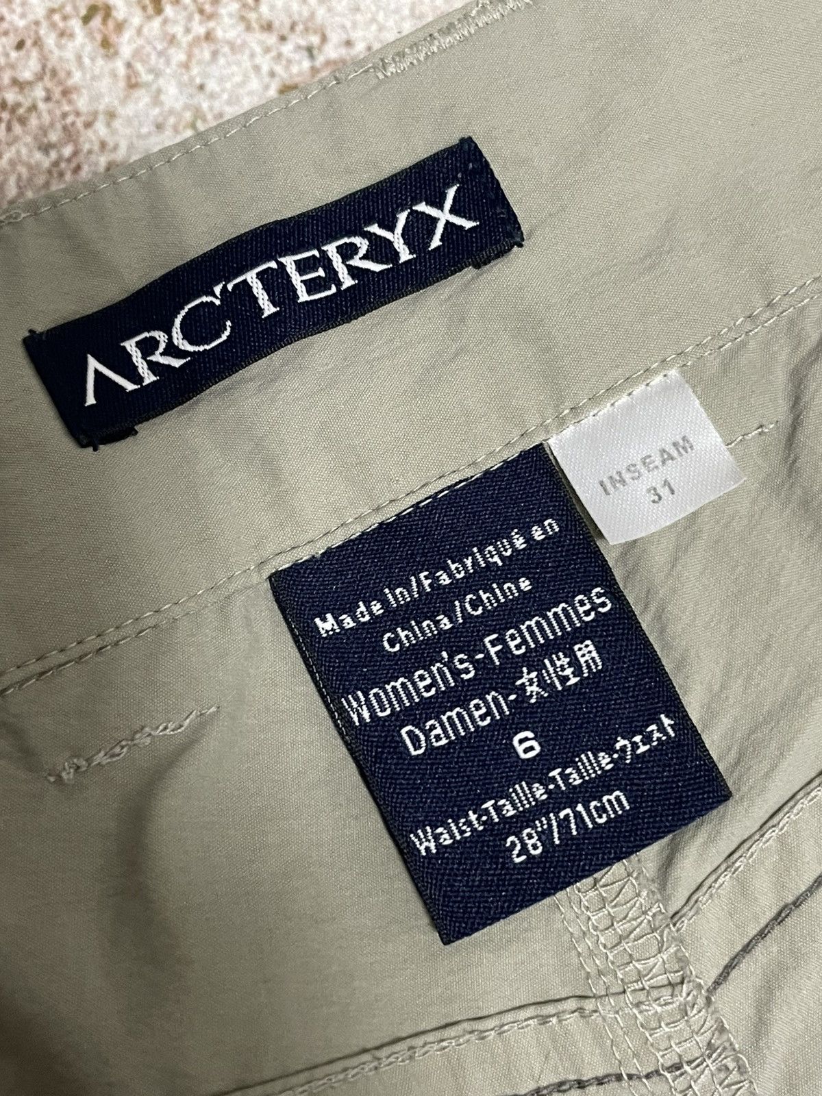 Arc'teryx Arc'teryx Small Logo Nylon Light Cargo Pants Size 28" / US 6 / IT 42 - 6 Thumbnail