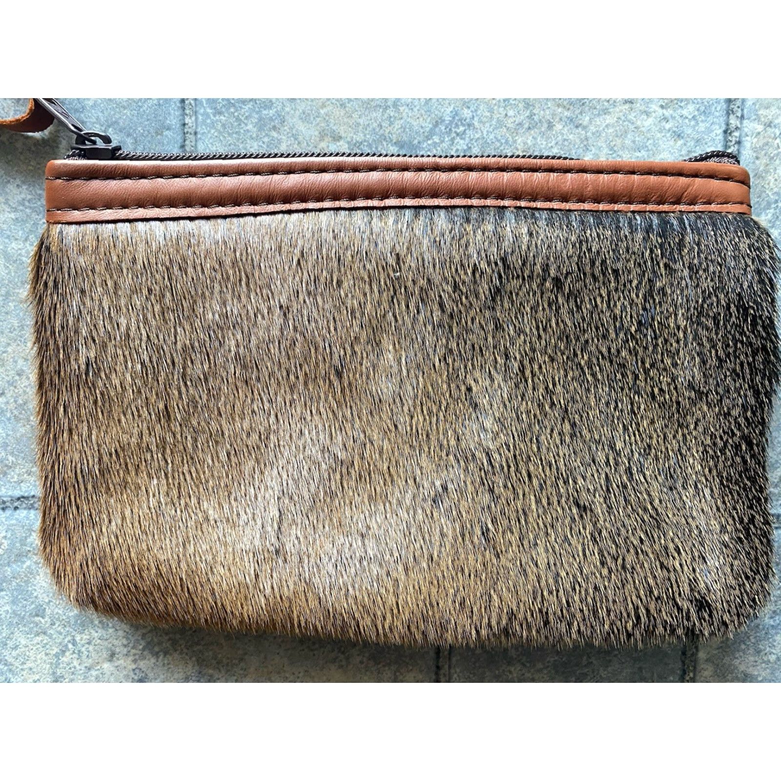 Vintage VINTAGE Henties Bay Namibia Fur Clutch Handbag With Zipper Clutch Women Brown Beige Fur Zip Size ONE SIZE - 5 Thumbnail