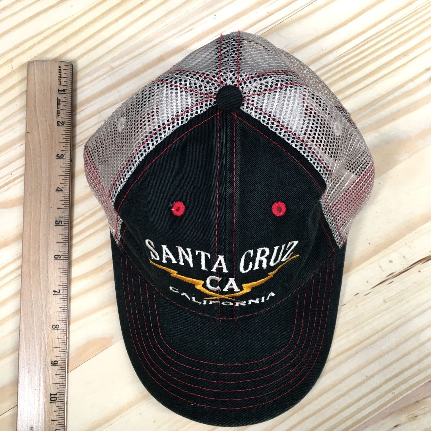 Vintage Santa Cruz California Trucker Hat Unisex Green OS Adjustable Embroidered Logo Size ONE SIZE - 4 Thumbnail