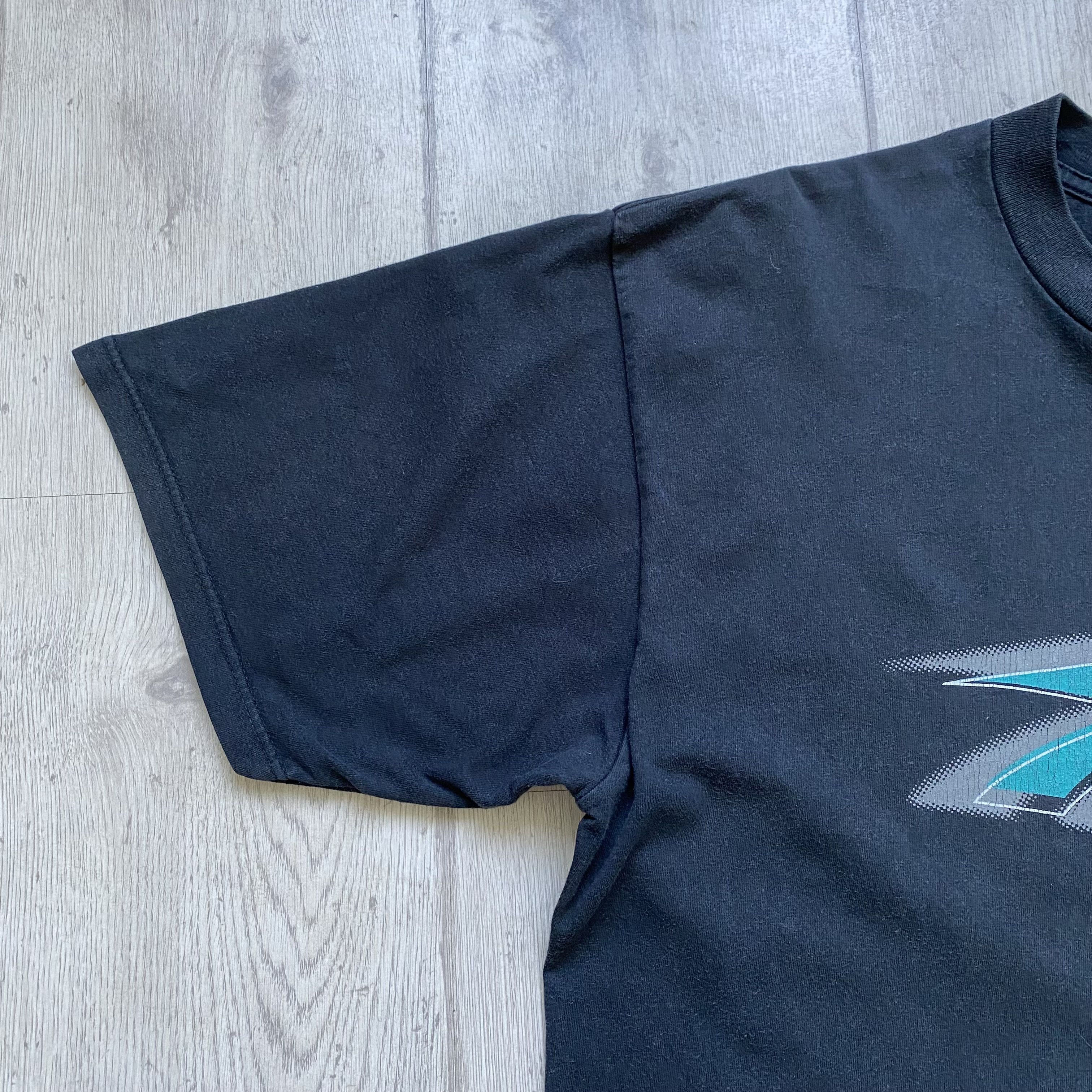 Reebok Vintage 90s Faded Reebok tee center logo Y2K umbro nike puma Size US M / EU 48-50 / 2 - 7 Thumbnail