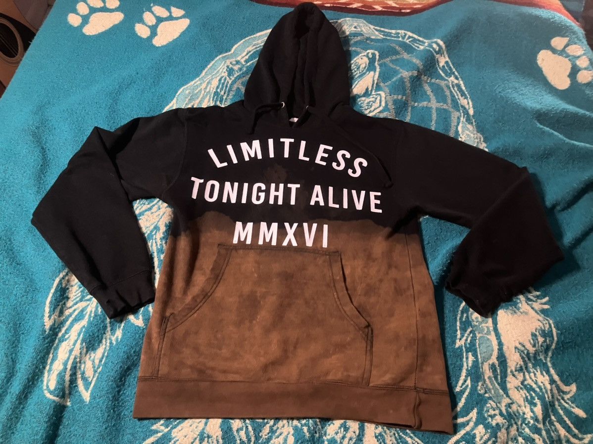 Hot Topic Tonight Alive Band Black Ombré Bleach Limitless Hoodie NEW Size US M / EU 48-50 / 2 - 3 Thumbnail