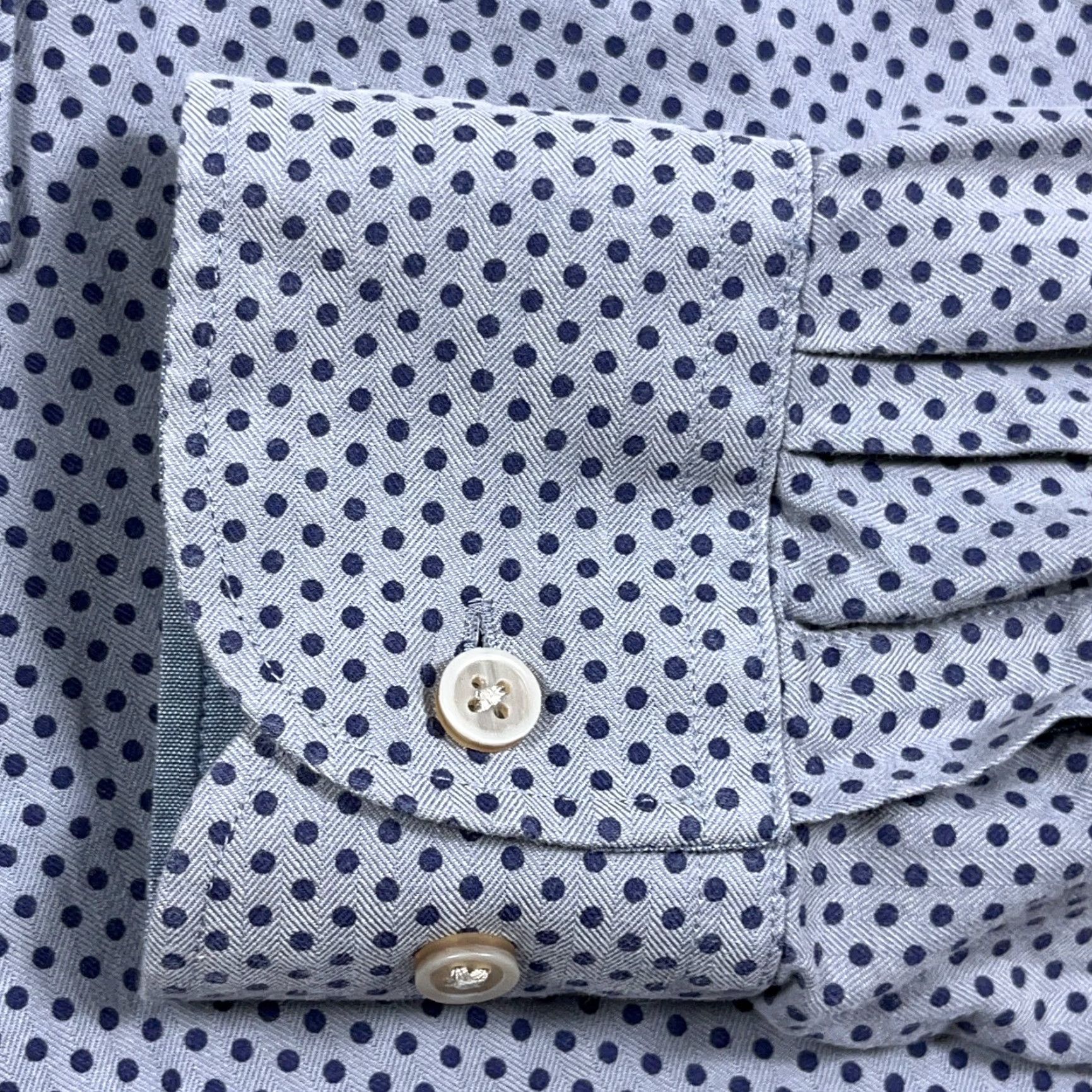 Charles Tyrwhitt Charles Tyrwhitt Shirt Men XL Gray Blue Weekend Button Up Classic Fit Polka Dot Size US XL / EU 56 / 4 - 4 Thumbnail