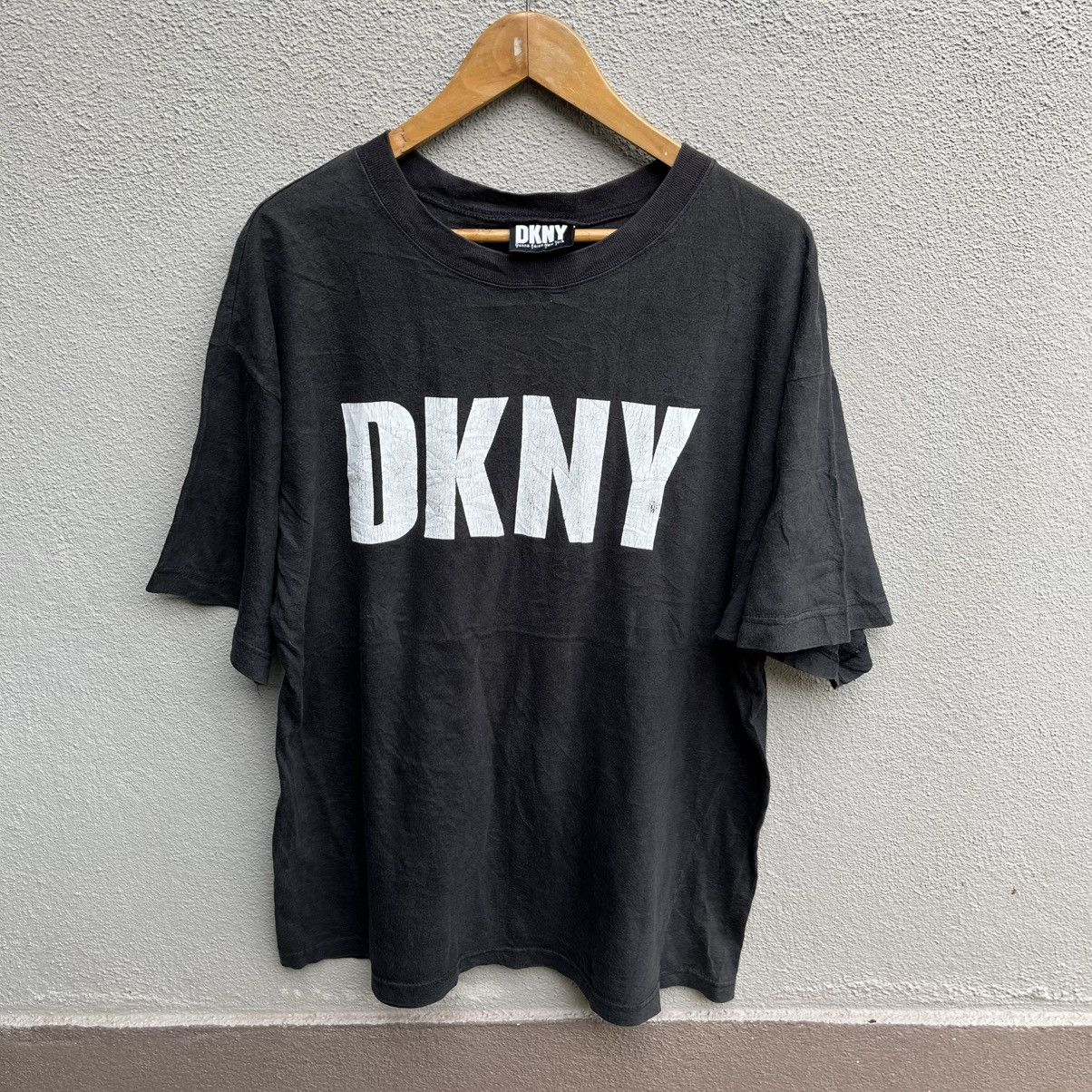 DKNY DKNY big logo spellout tee Size US XL / EU 56 / 4 - 1 Thumbnail