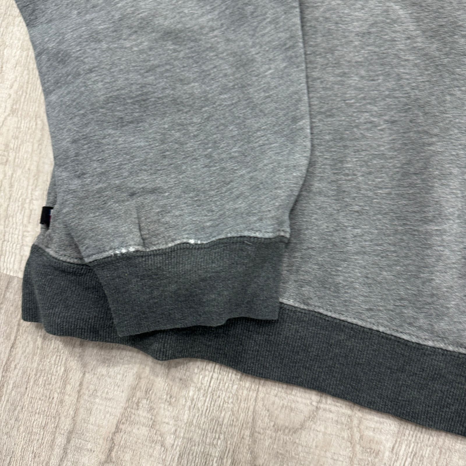 Tommy Hilfiger Vintage Tommy Hilfiger Sweatshirt Men's Large Gray 90s Size US L / EU 52-54 / 3 - 5 Thumbnail