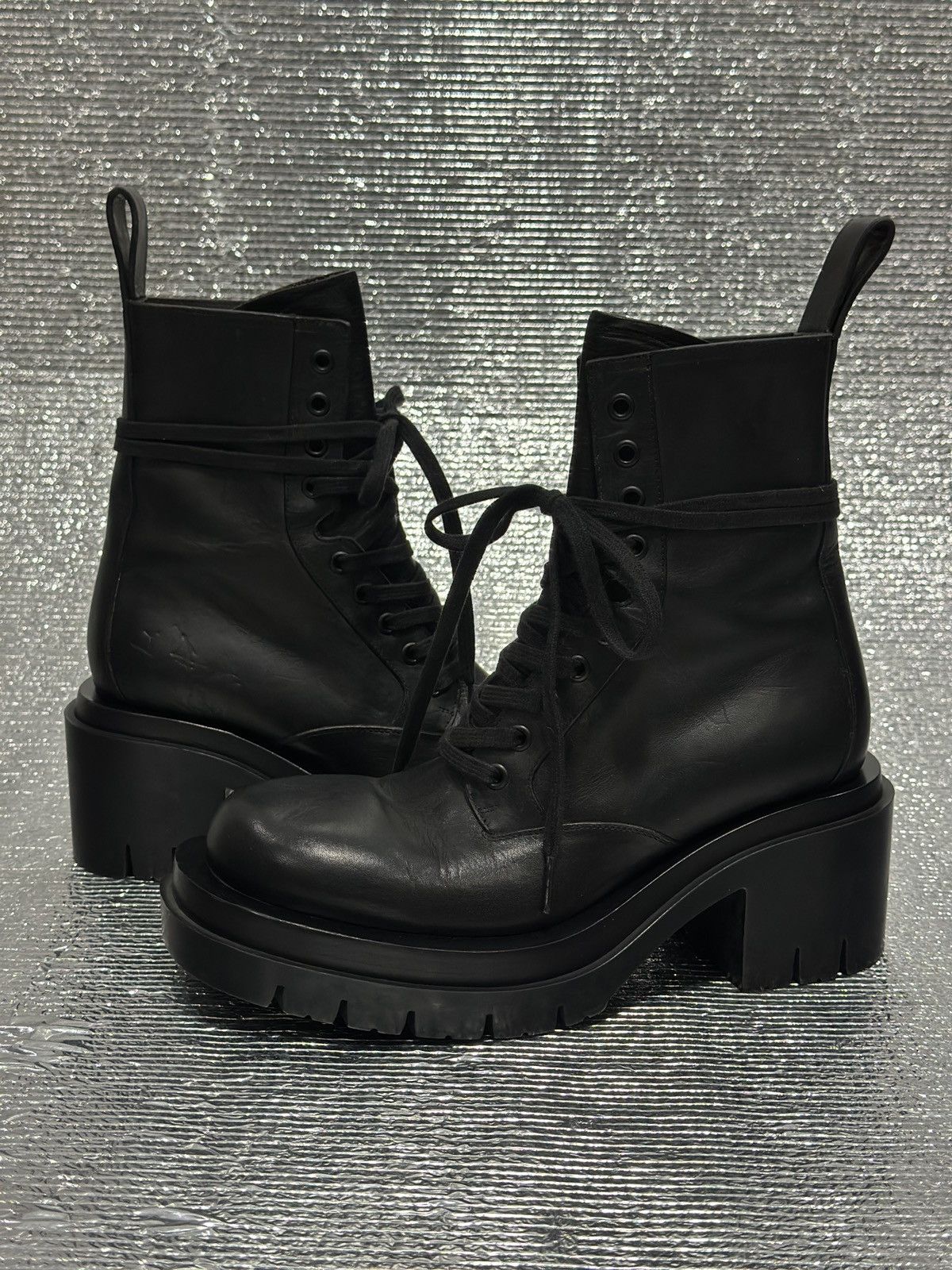 Bottega Veneta Bottega Veneta Lug Lace-Up Ankle Boots Size US 7 / IT 37 - 3 Thumbnail