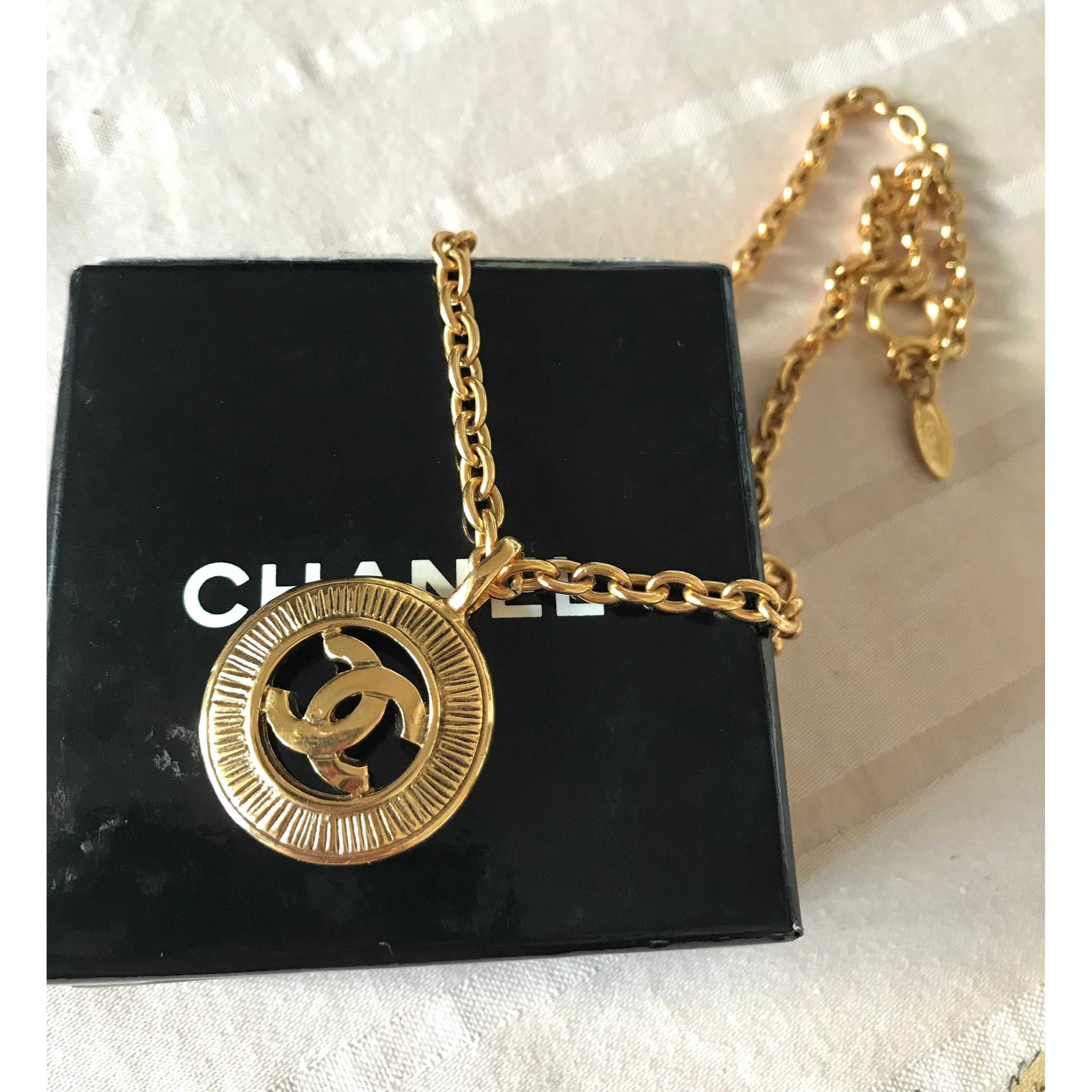 Chanel MINT. Vintage CHANEL chain necklace with a cutout cc top Size ONE SIZE - 4 Thumbnail