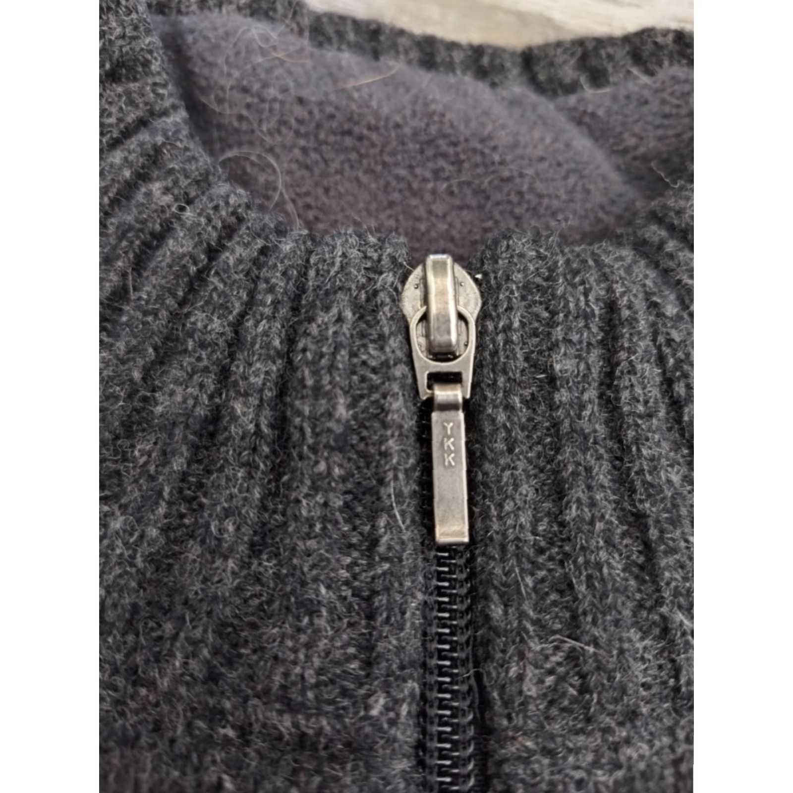 Vintage Woolrich Women's Sweater 1/4 Zip Fair Isle Knit 100% Wool Dark Charcoal M 90s Outdoor Ski Womens Size M / US 6-8 / IT 42-44 - 6 Thumbnail