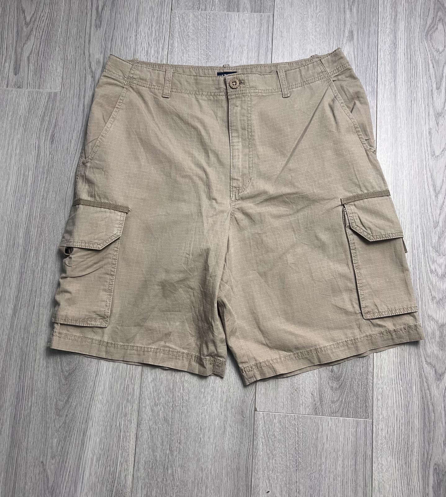 Izod Vintage IZOD Cargo Shorts Size US 34 / EU 50 - 1 Thumbnail