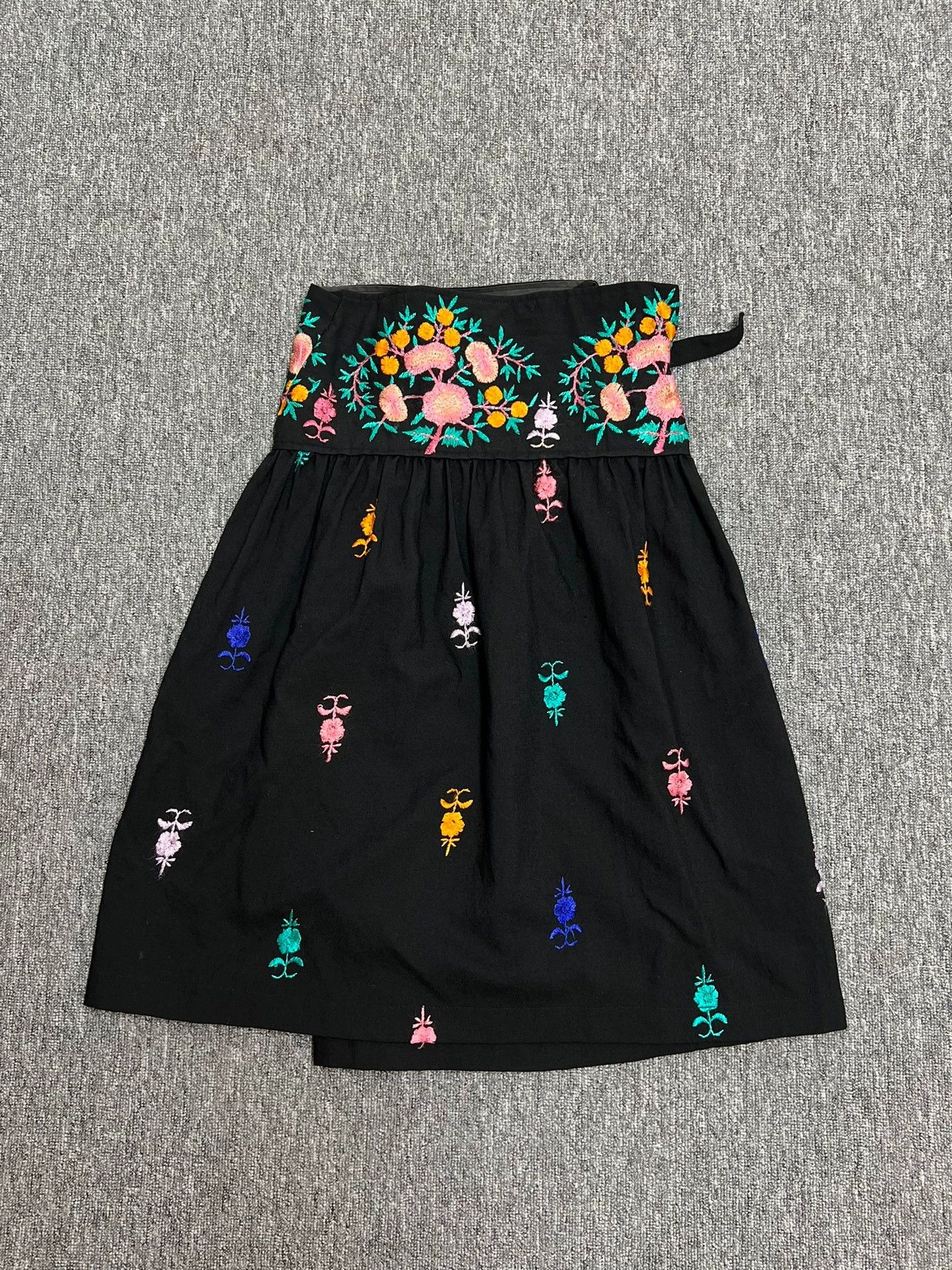 Comme des Garcons CDG Style Floral Midi Dress One Size Size 27" / US 4 / IT 40 - 1 Thumbnail