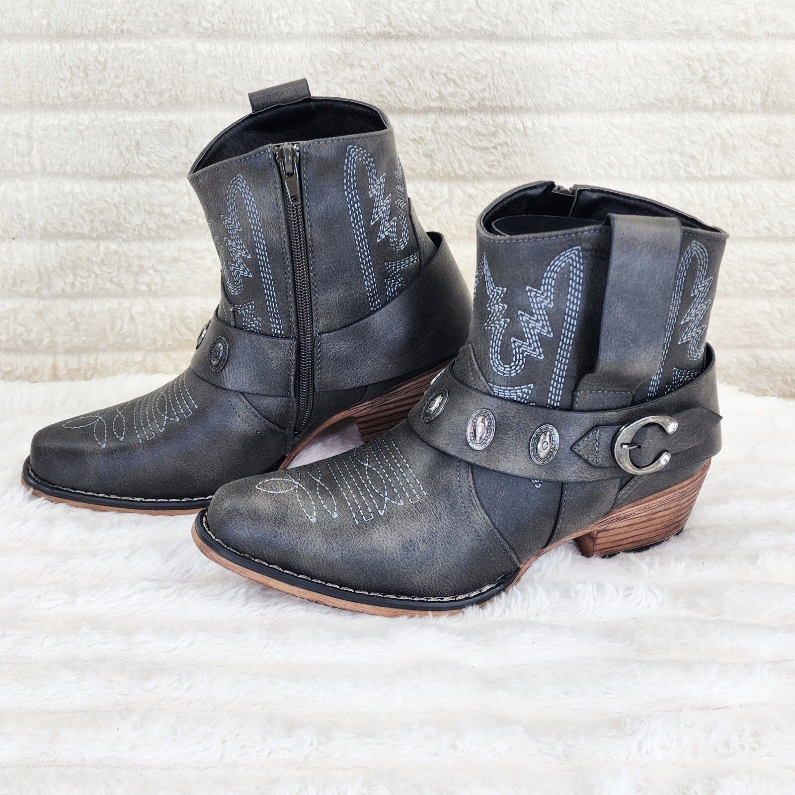 Other Wild West Black Distressed Western Cowgirl Pull On Ankle Boo Size US 8.5 / IT 38.5 - 1 Thumbnail
