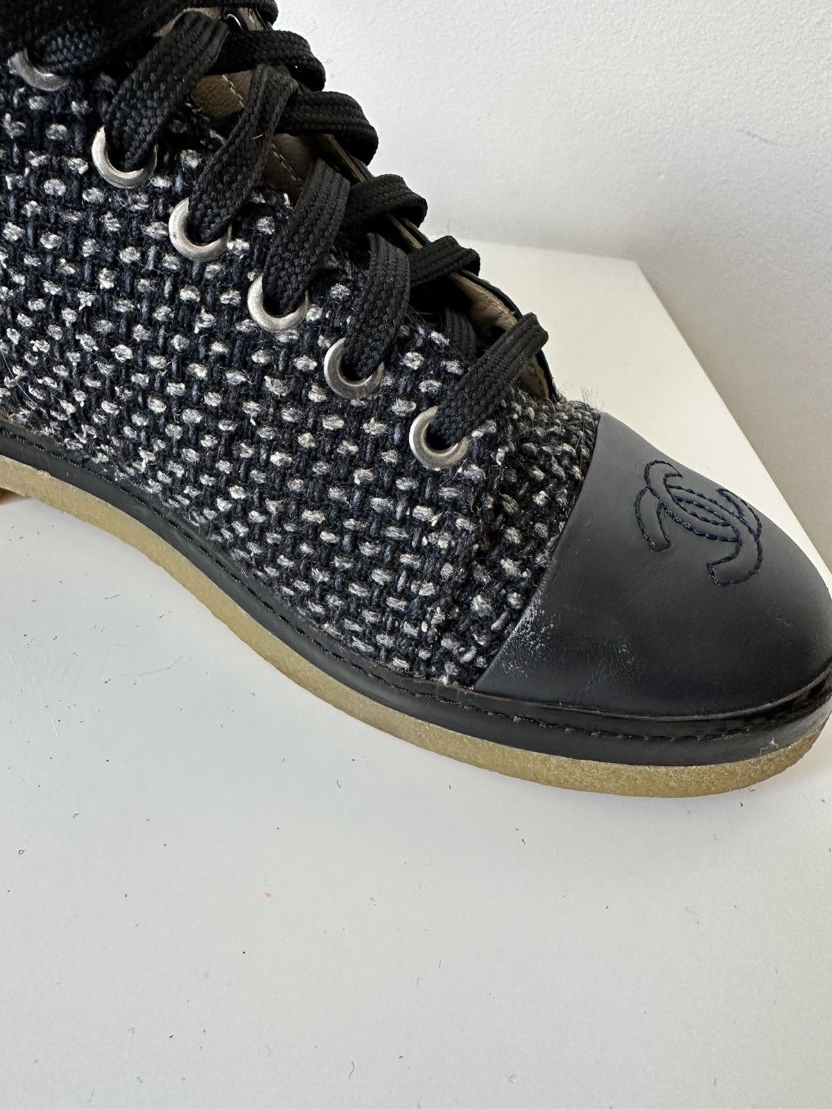 Chanel Chanel Tweed Leather Cap Toe CC Logo Lace Up Ankle Boots Size US 6 / IT 36 - 8 Thumbnail