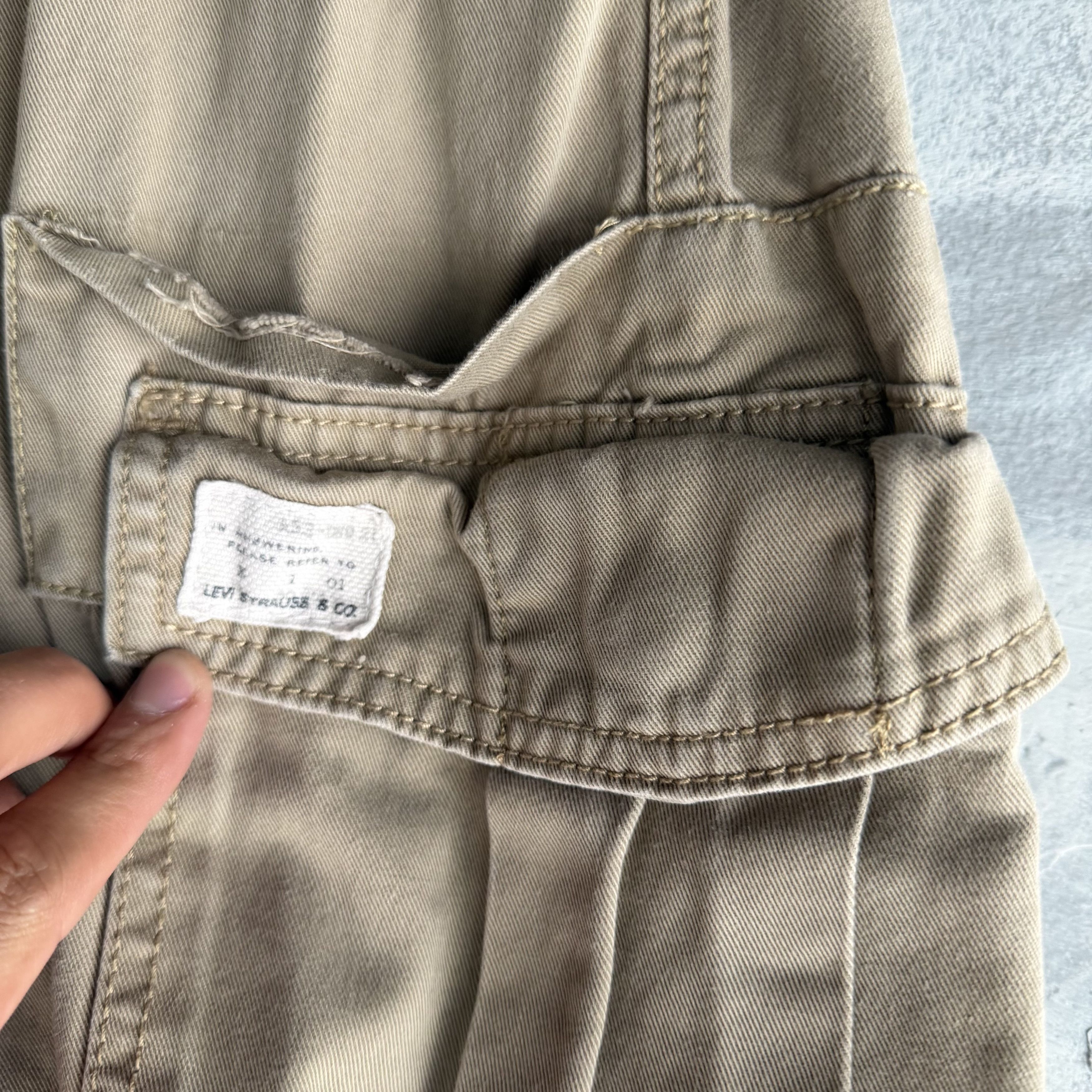Levi's Vtg Levis Pants Mens 38x32 Beige Cargo Loose Straight Size US 38 / EU 54 - 3 Thumbnail
