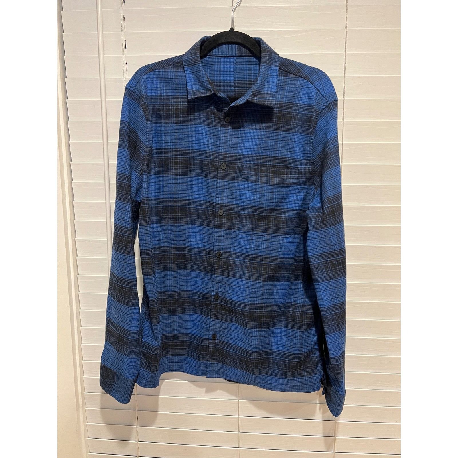 Lululemon Lululemon Blue Plaid Button Down Long Sleeve Shirt Casual Si Size US M / EU 48-50 / 2 - 1 Thumbnail