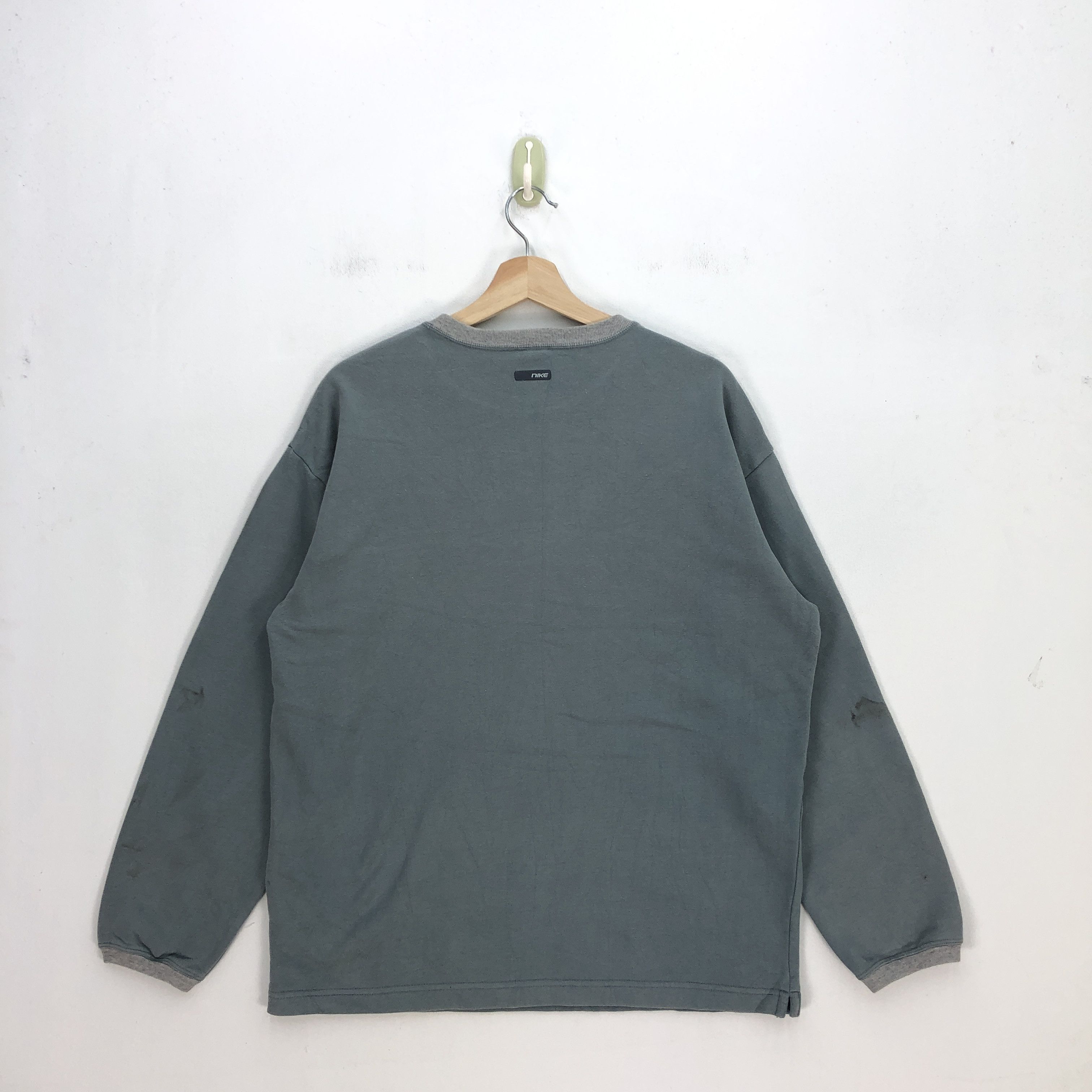 Nike × Vintage Vintage Nike Sweatshirt Nike Swoosh Sweater Jumper Size US L / EU 52-54 / 3 - 2 Thumbnail