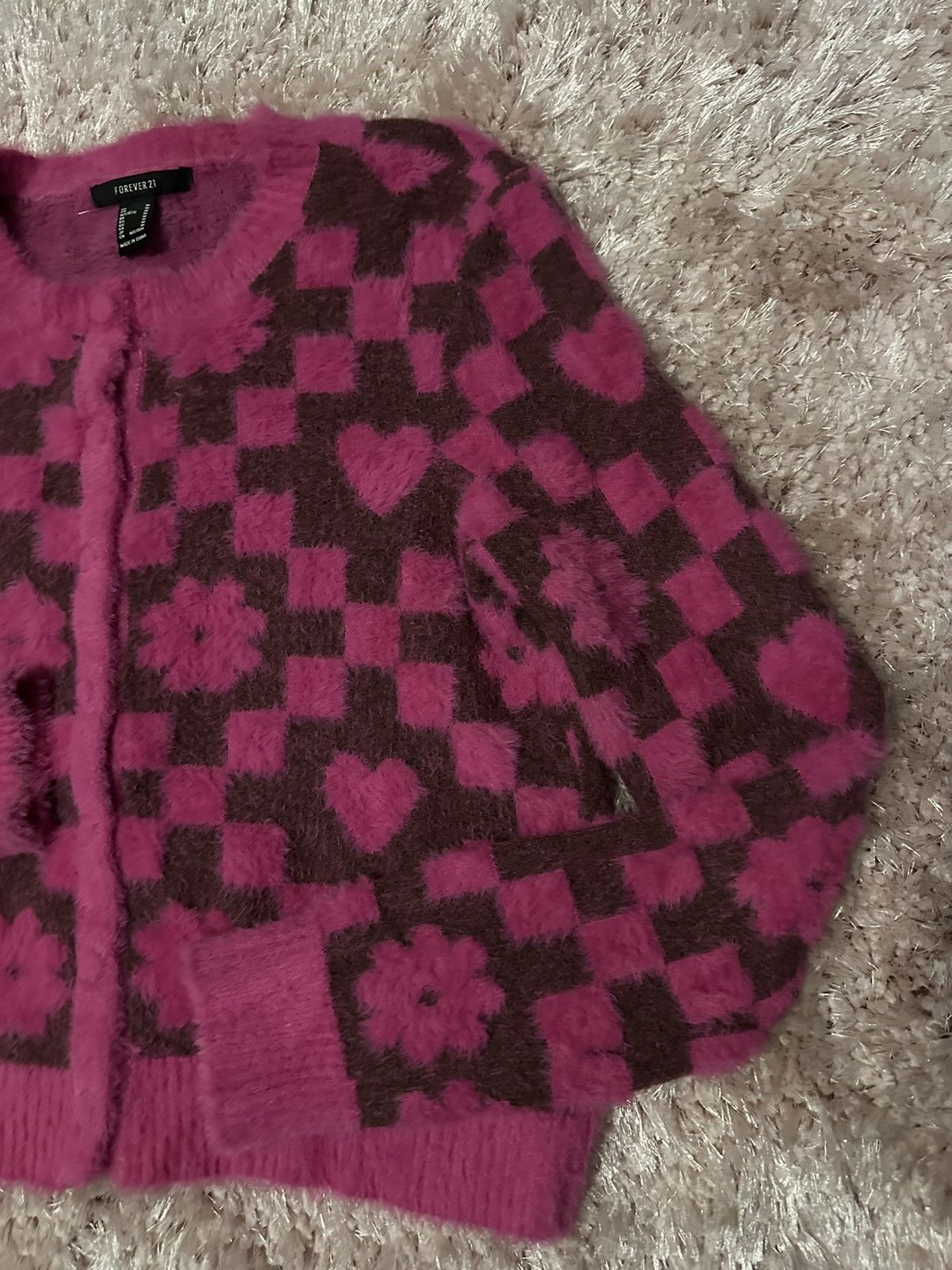 Forever 21 Forever 21 Pink Fuzzy Retro Checker Cardigan Size Medium Size M / US 6-8 / IT 42-44 - 2 Thumbnail