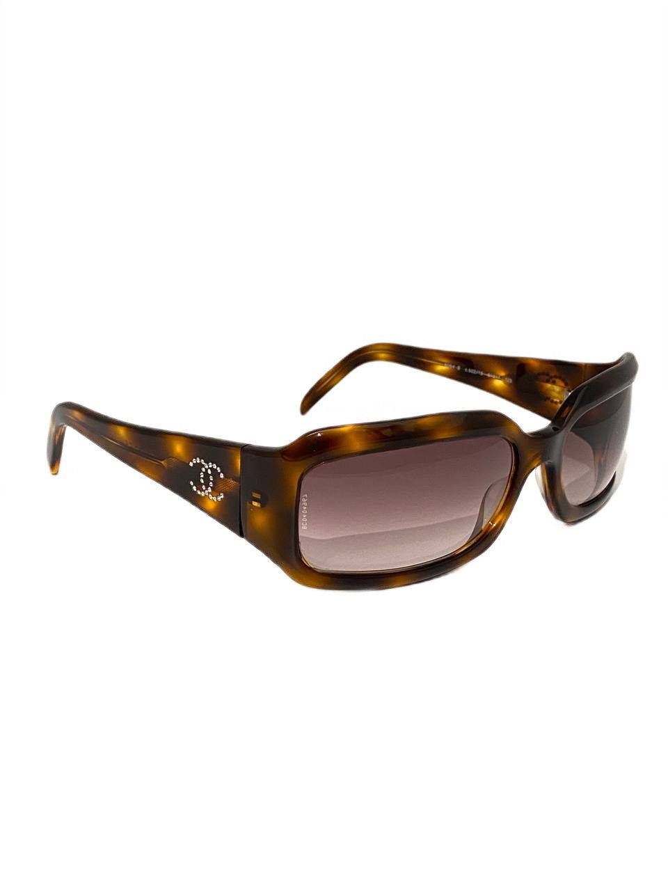 Chanel Chanel CC Logo Rhinestones Retro Chunky Sunglasses Y2K Size ONE SIZE - 1 Thumbnail