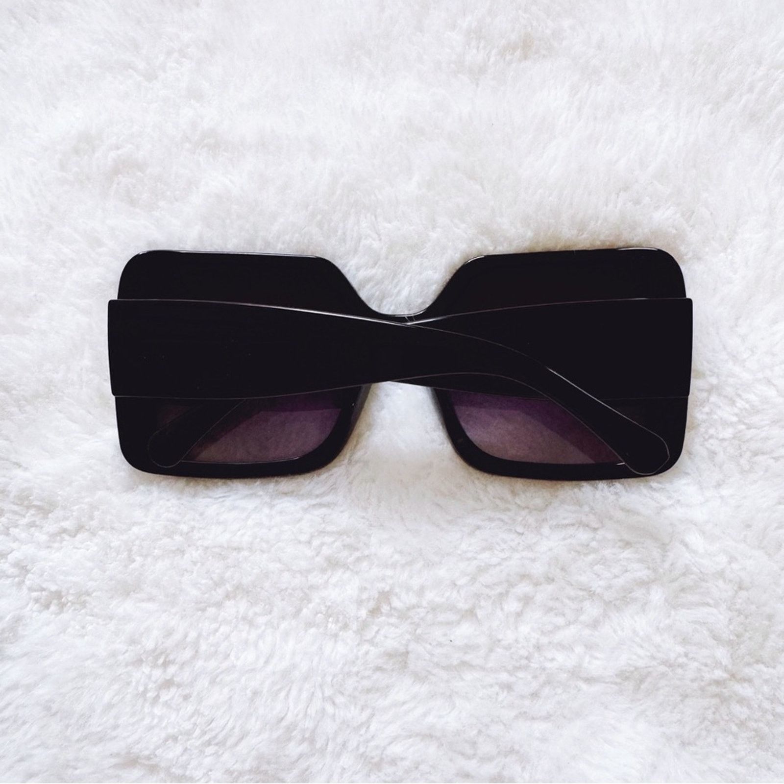 Other Junia Black Oversized Sunglasses Size ONE SIZE - 8 Thumbnail