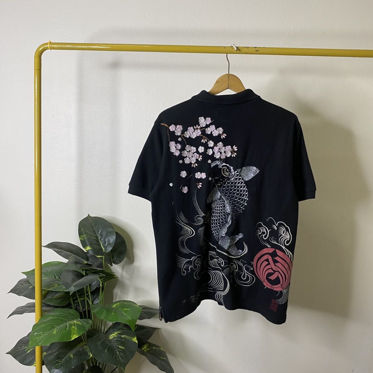 Japanese Brand Karakuri Tamashii Sakura Koi Fish Sukajan Motive T Shirt Size US L / EU 52-54 / 3 - 1 Thumbnail